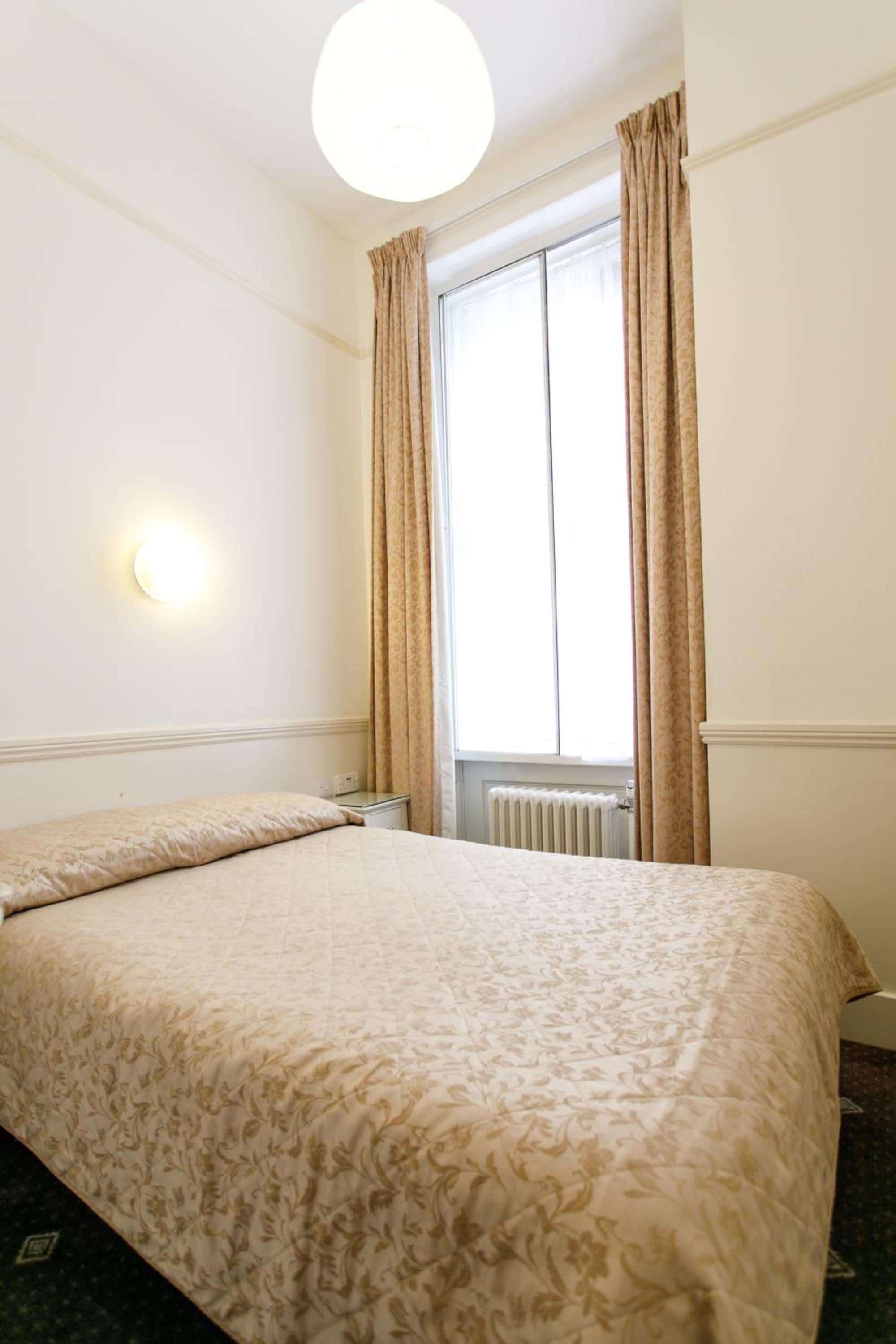 Large Single Room photo 3