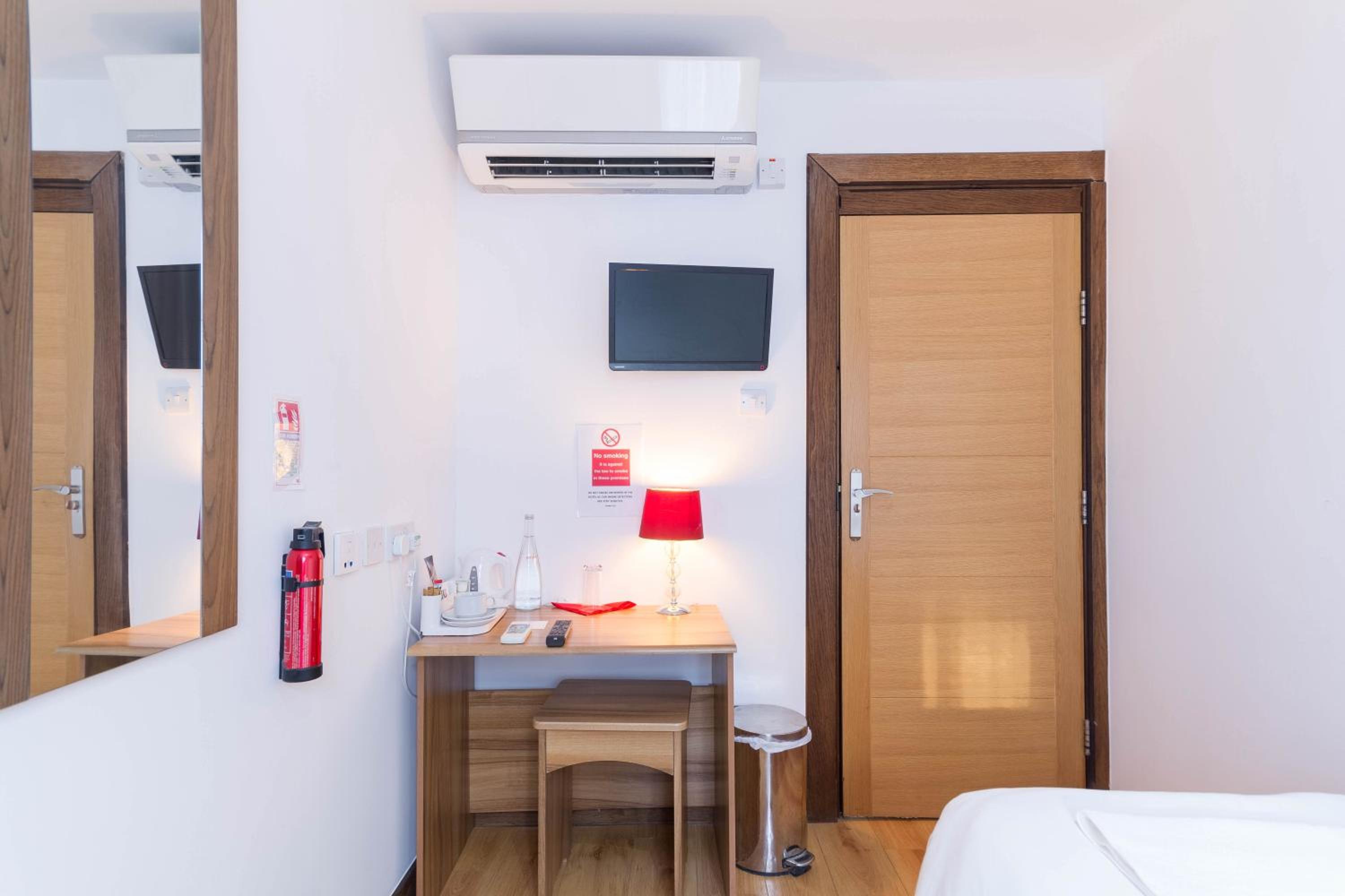 Budget Single Room photo 3