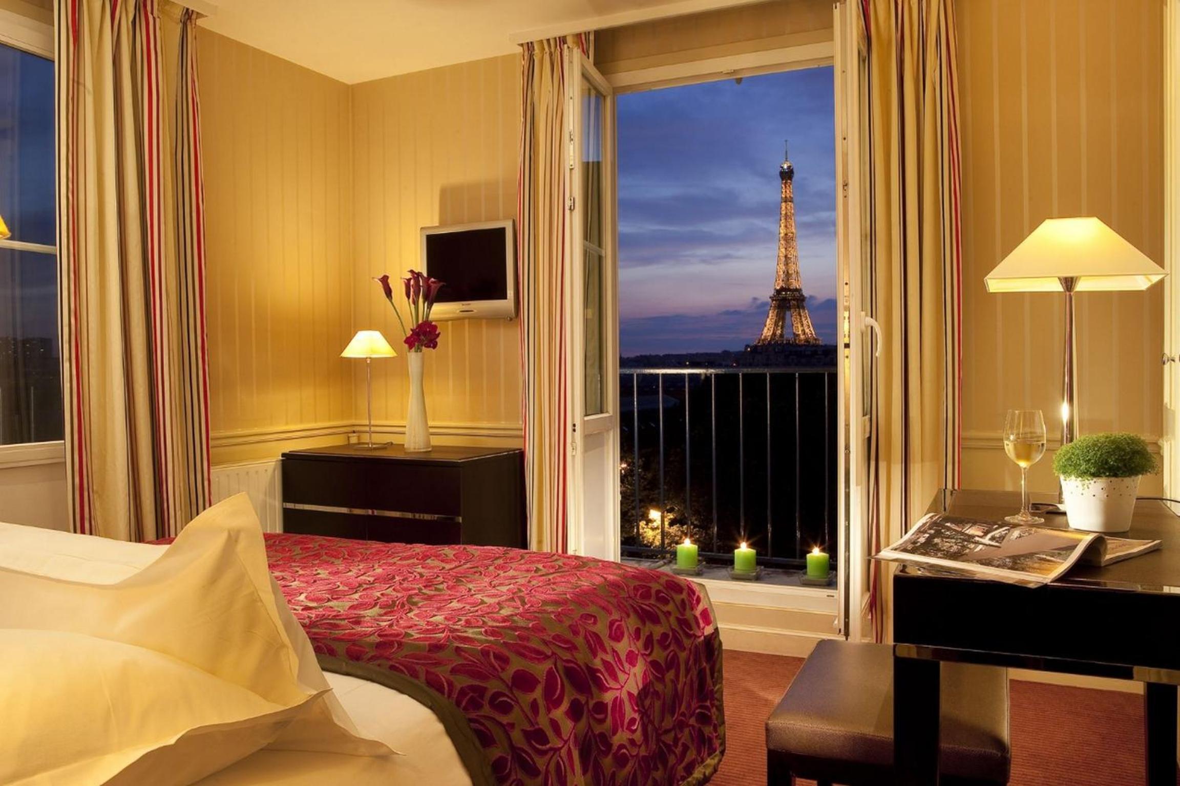 La Chambre 55 - vue Tour Eiffel - accès au spa offert