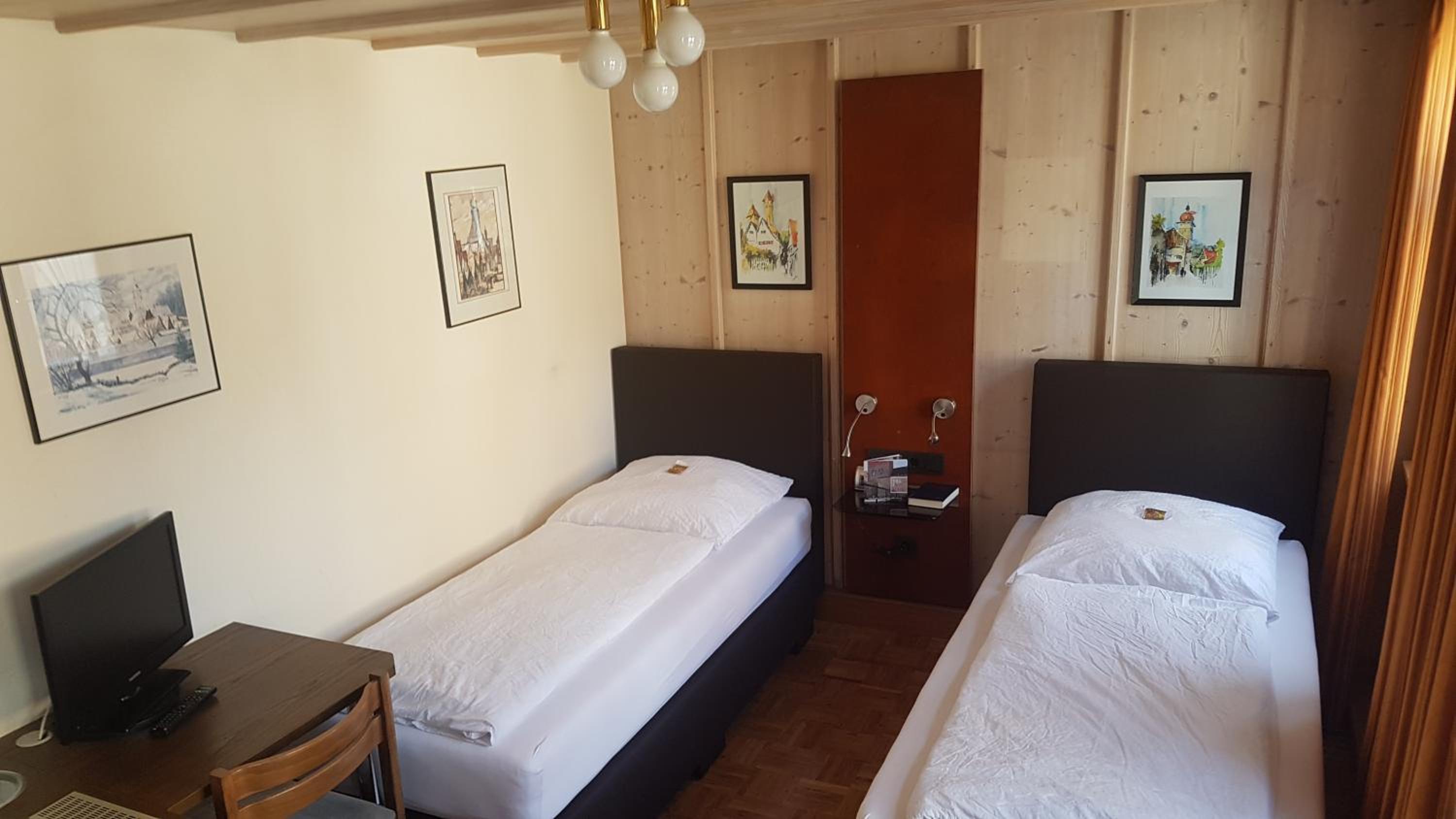 Standard Double Room - Photo 5