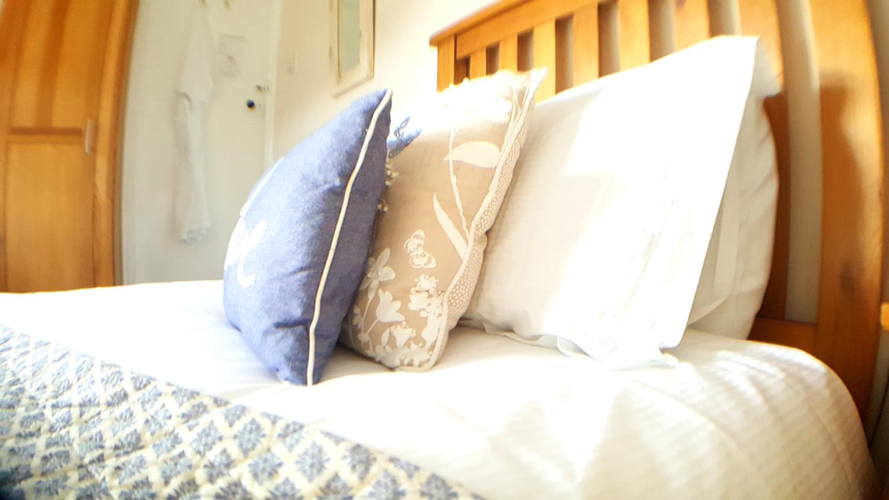 Single Room with Private Bathroom photo 2