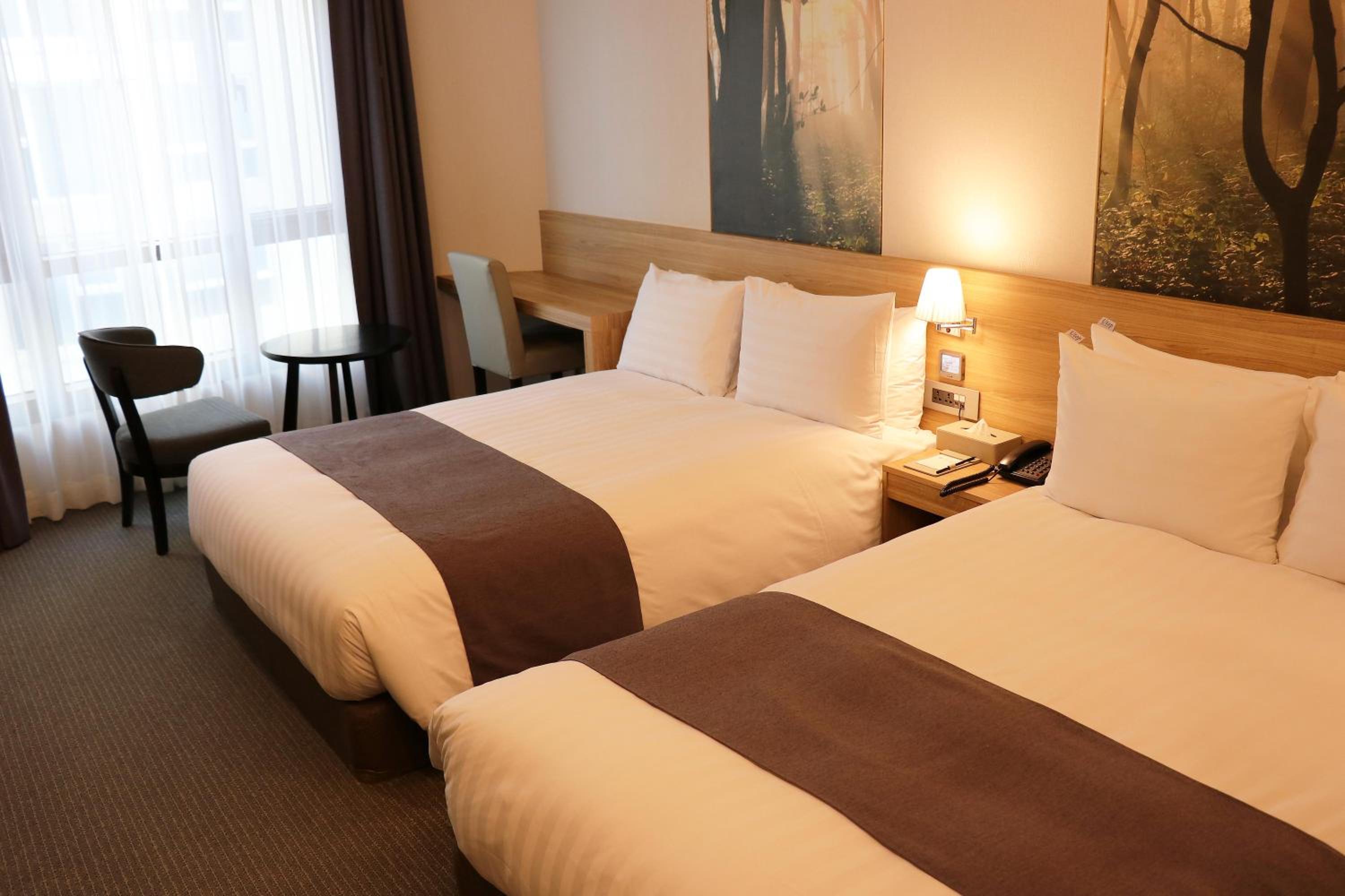 Deluxe Double Twin Room with City View