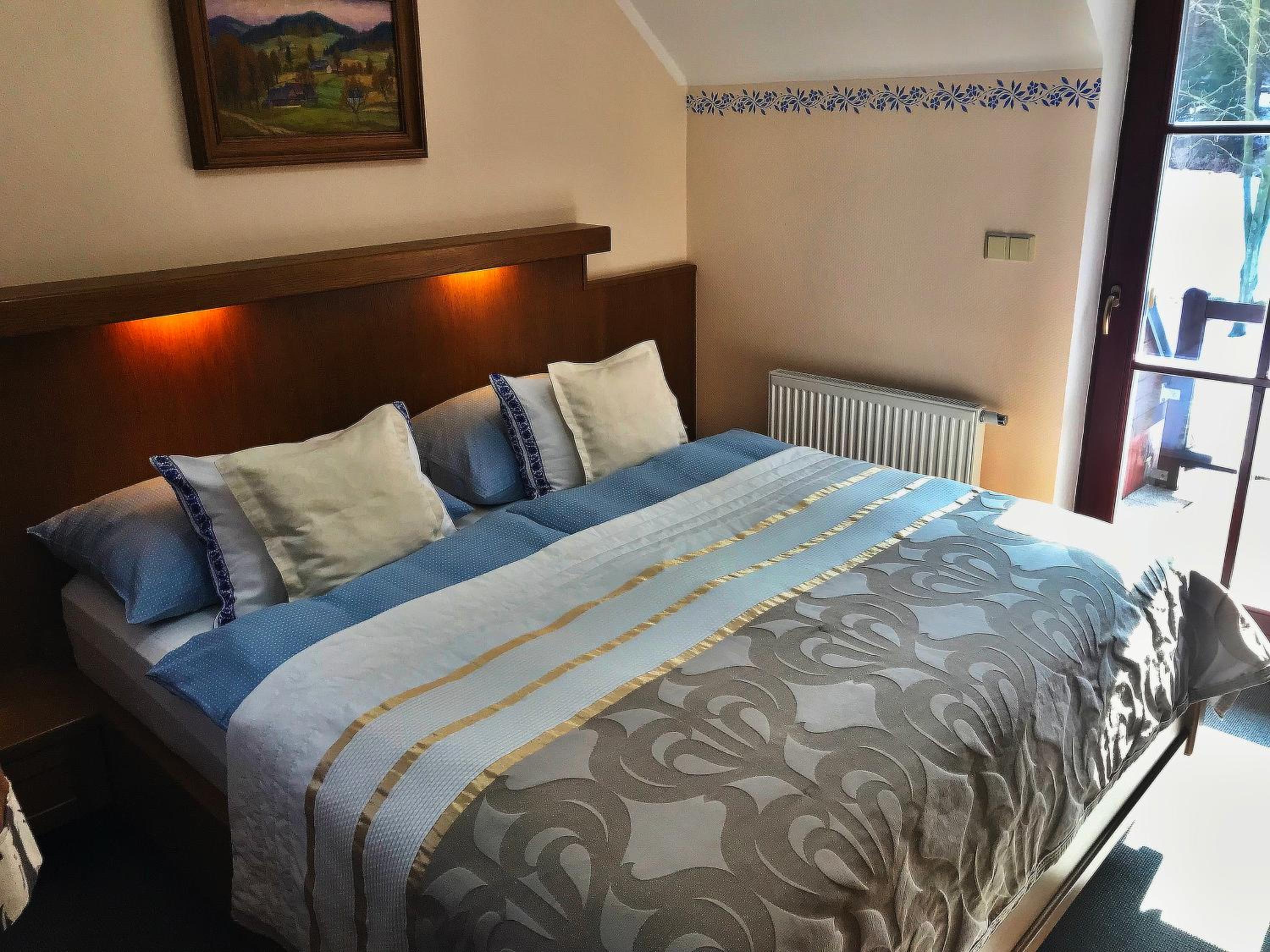 Double Room with Hot Tub - Photo 6