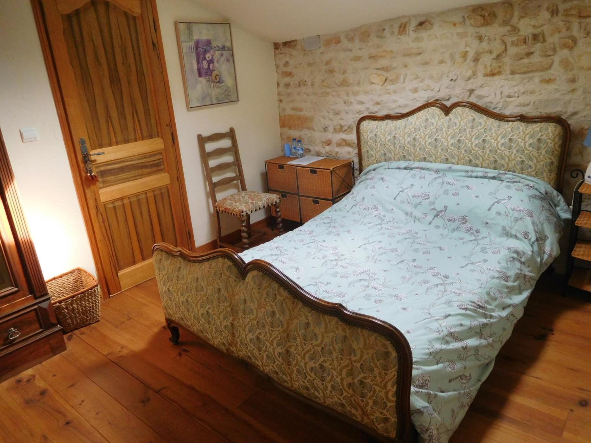 Double Room - Photo 5