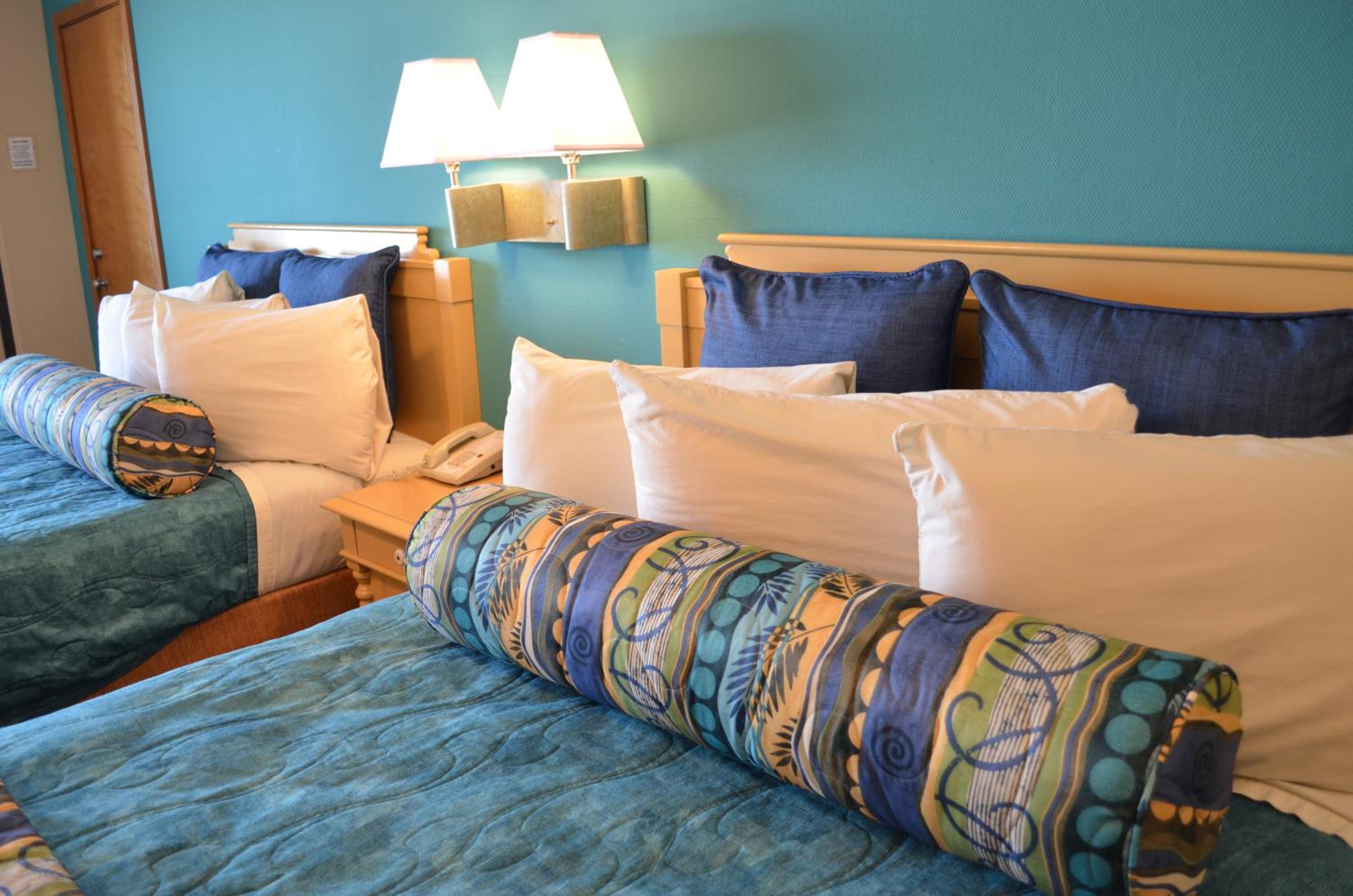 Oceanfront Room with Two Queen Beds - Non Smoking - Photo 5