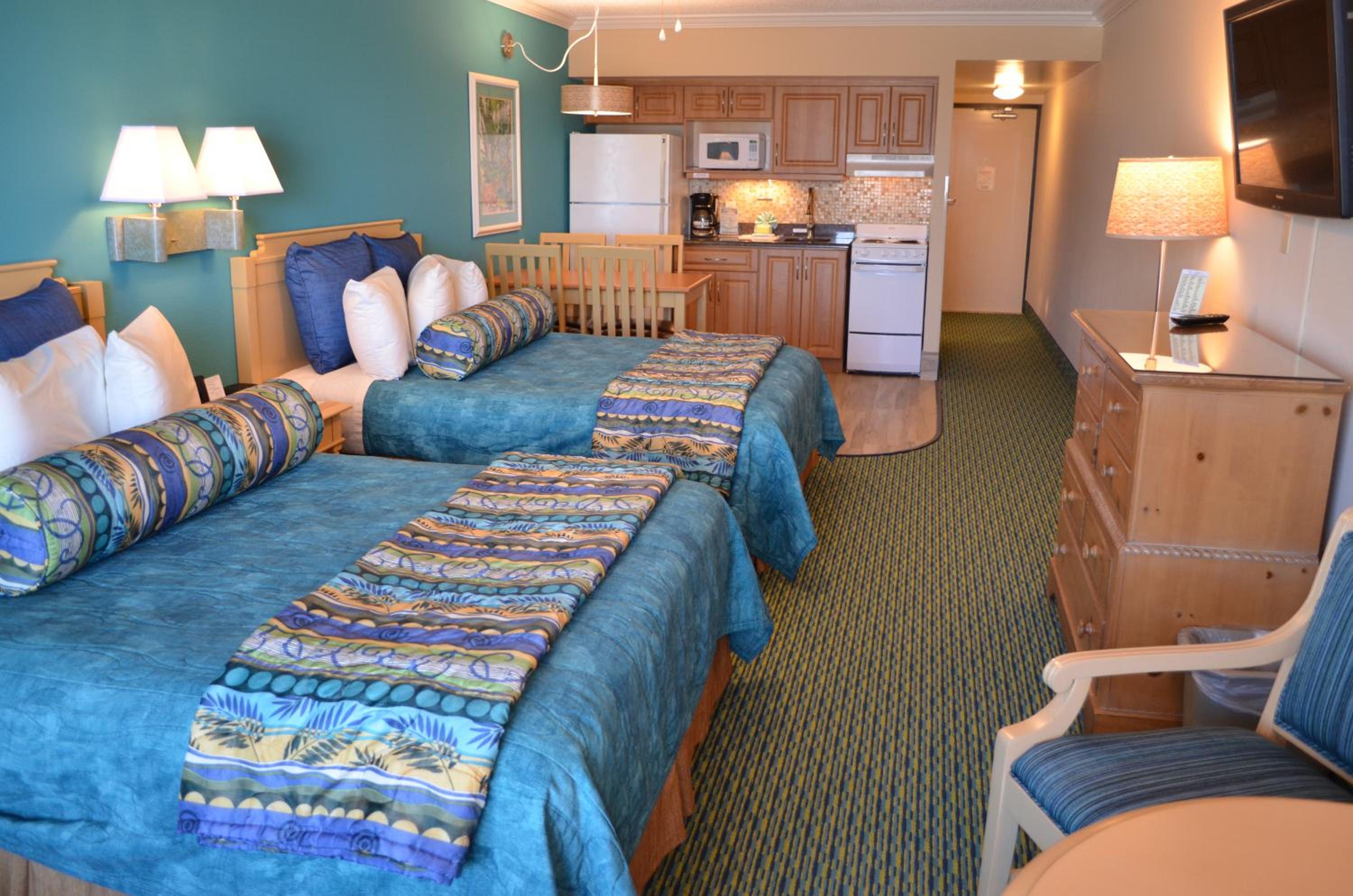 Oceanfront Room with Two Queen Beds - Non Smoking - Photo 6
