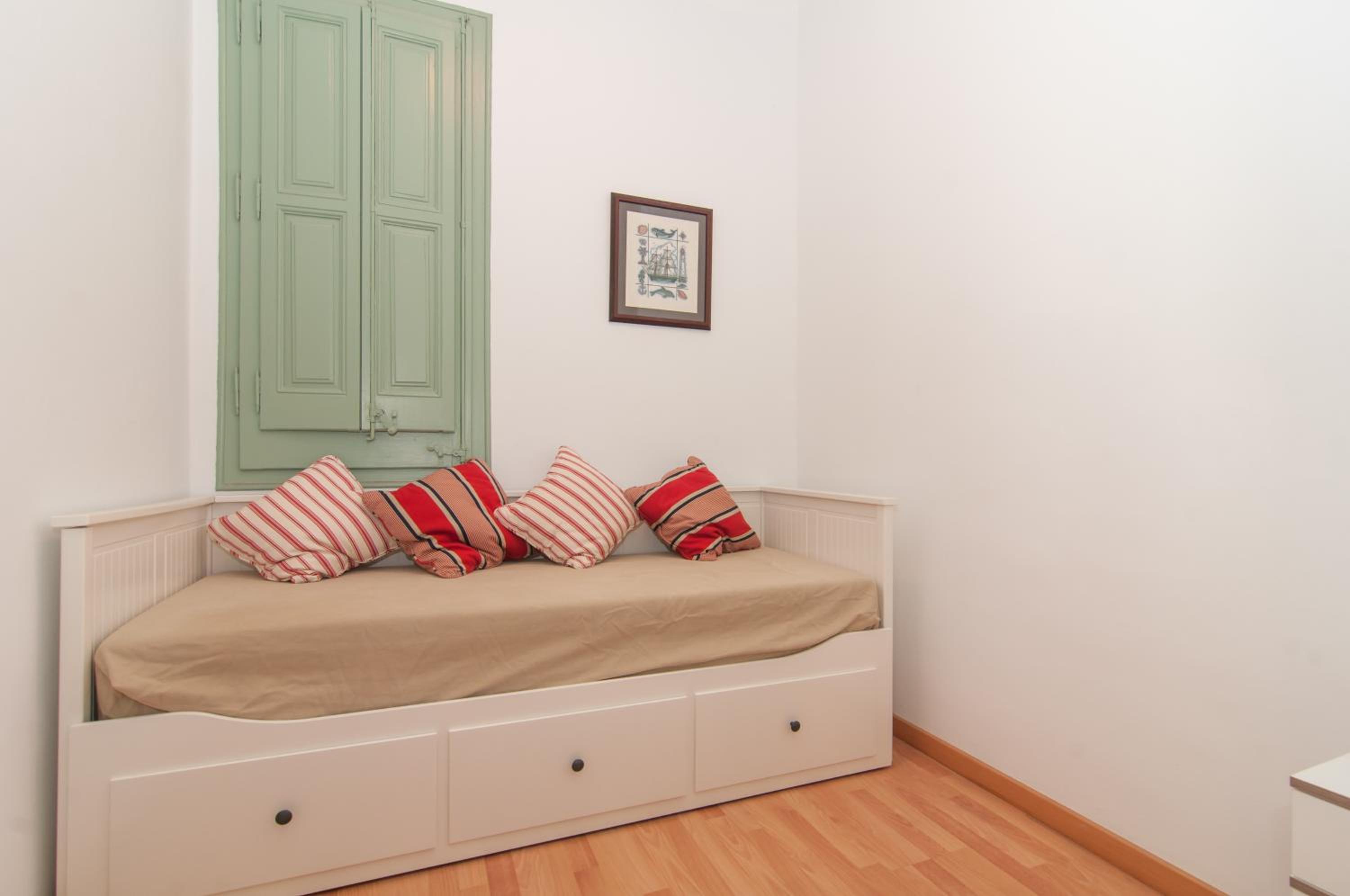 Apartment photo 2