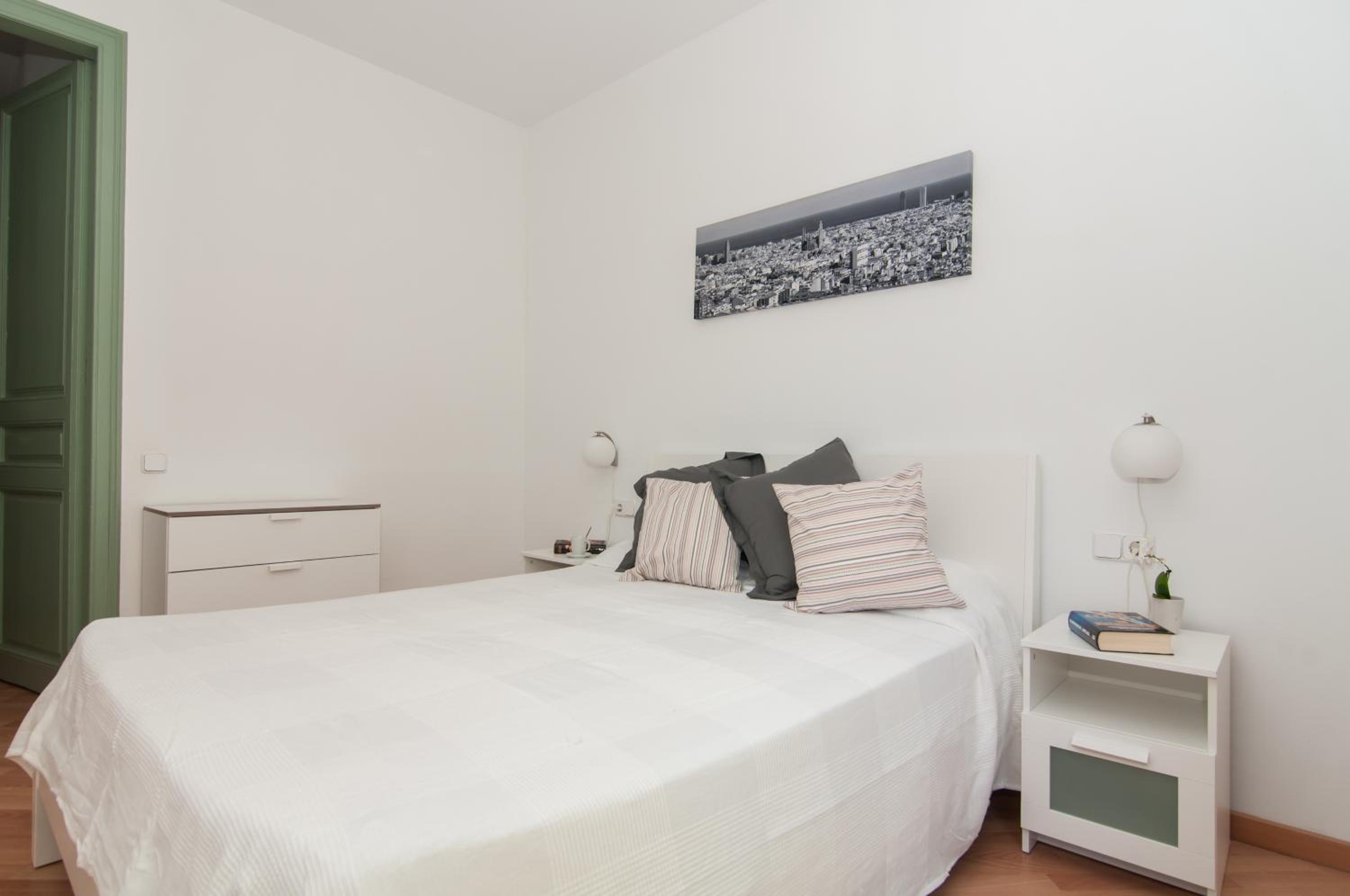 Apartment photo 2