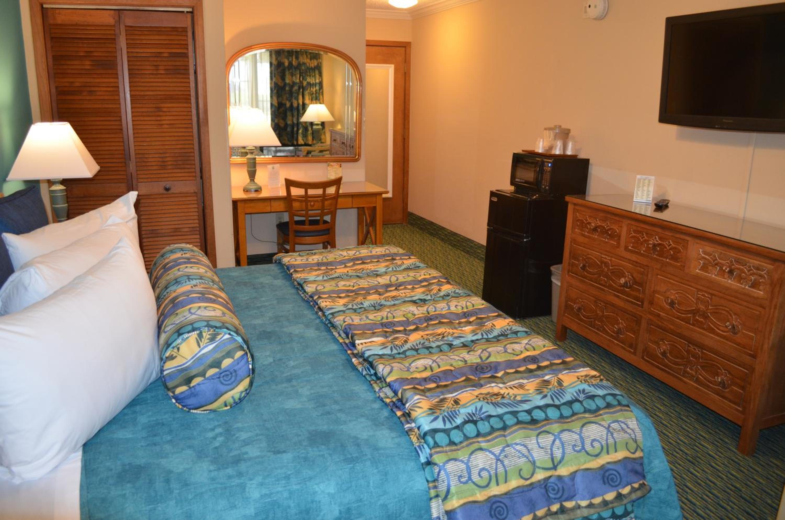 Executive King Room with Pool View  - Non-Smoking - Photo 2