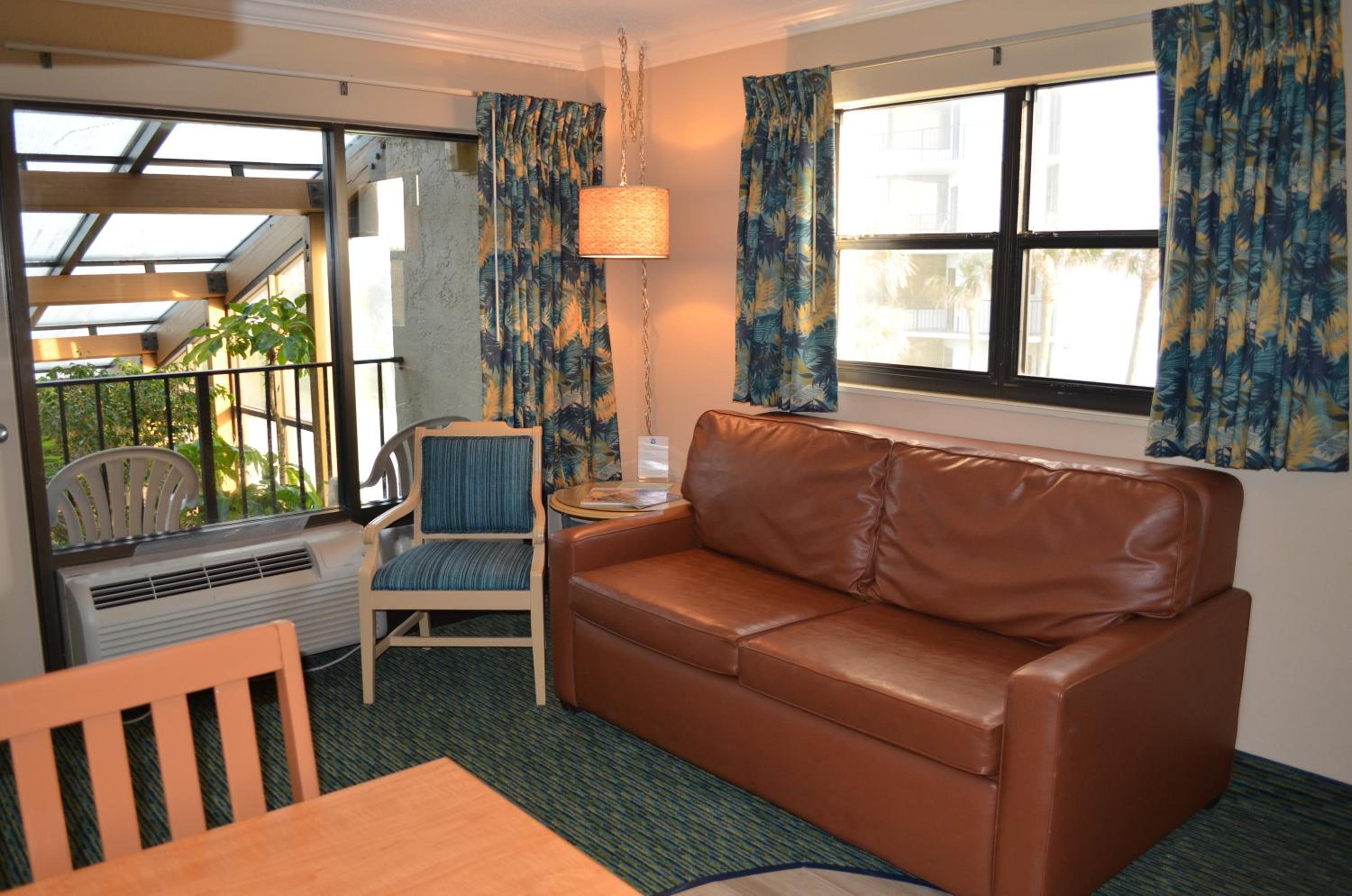 One-Bedroom Queen Suite with Balcony - Non-Smoking - Photo 1