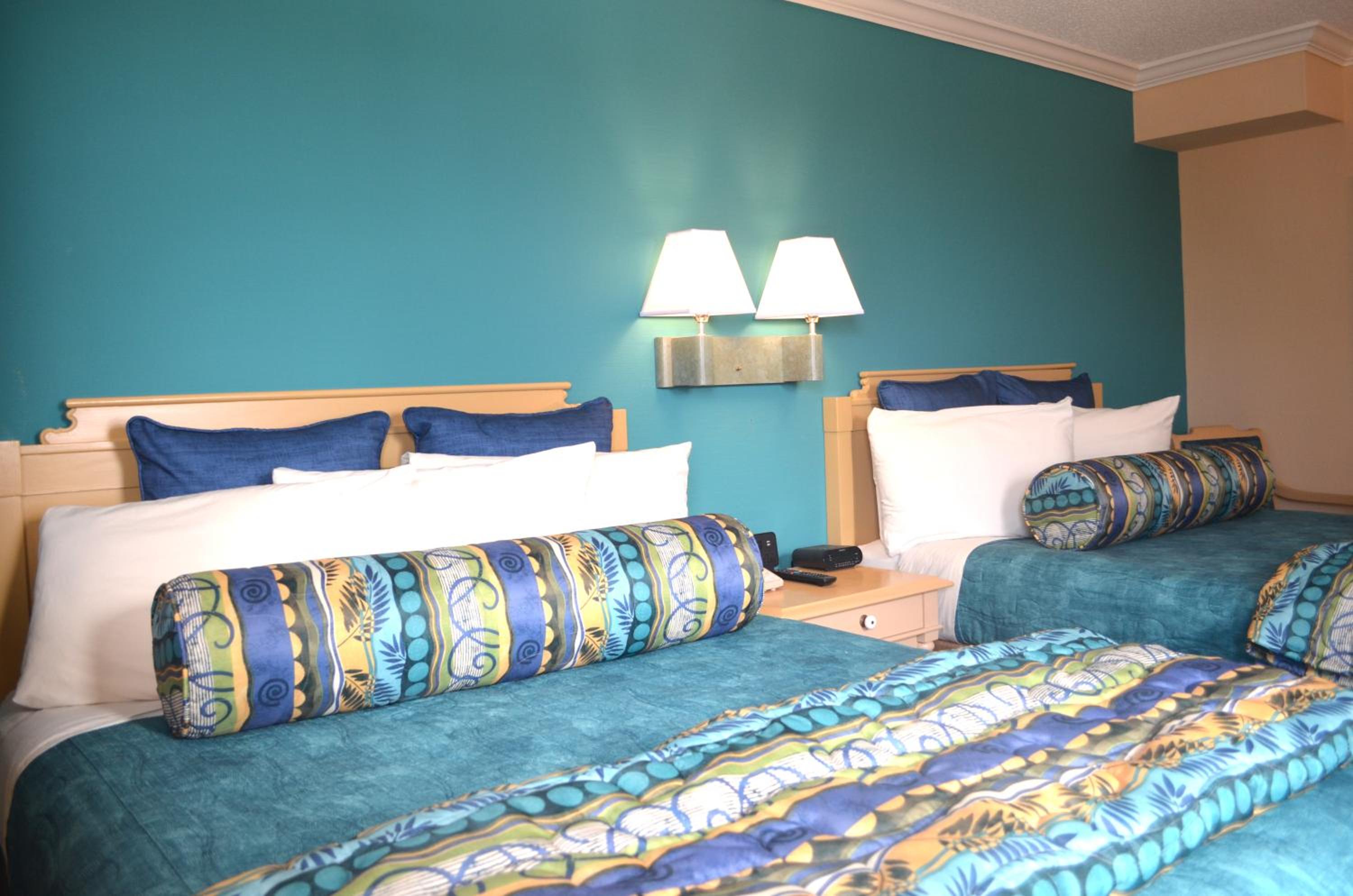 Deluxe Queen Room with Oceanfront View - Non-Smoking - Photo 1