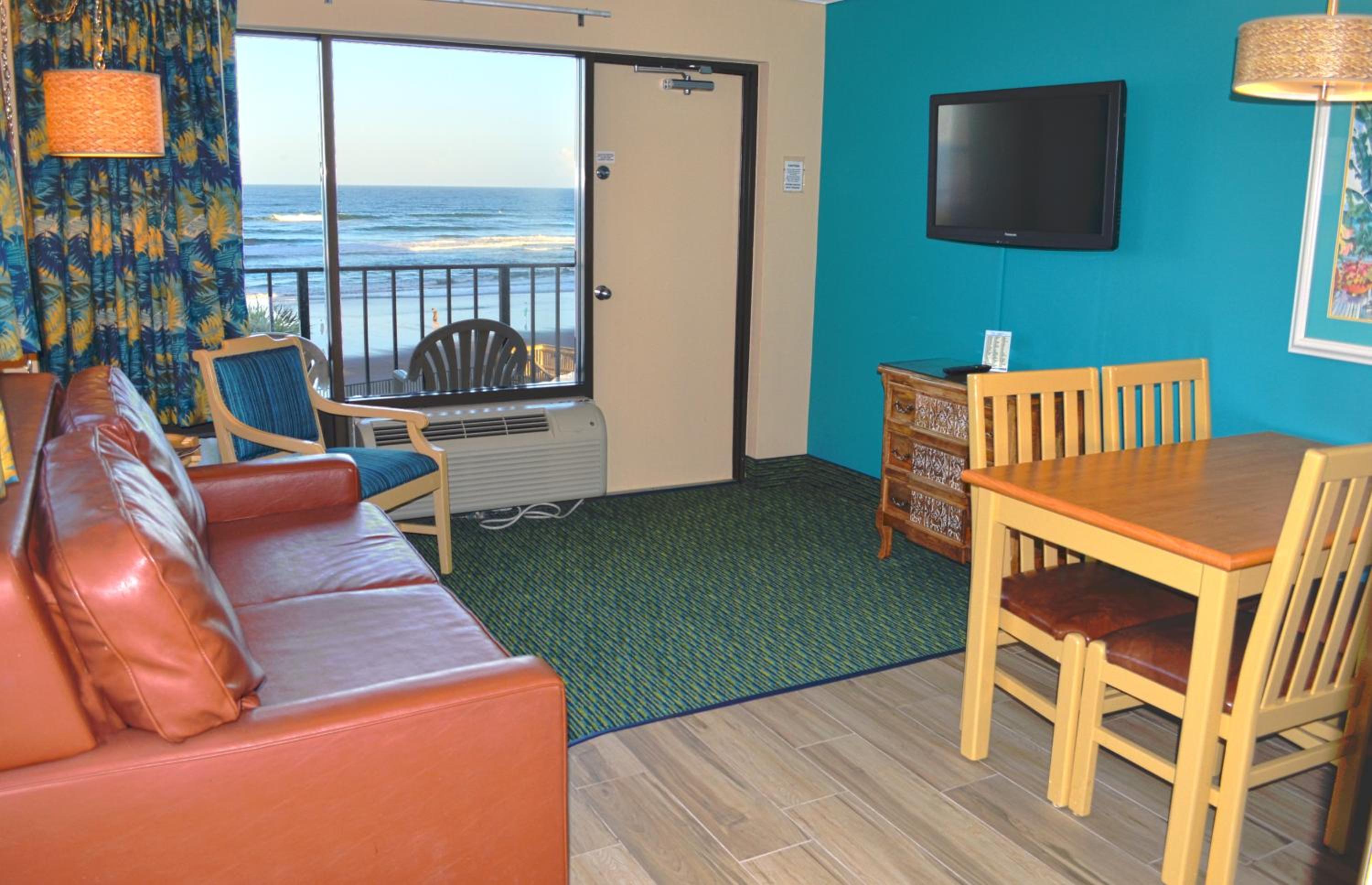 One-Bedroom Suite with Ocean View - Non-Smoking - Photo 3
