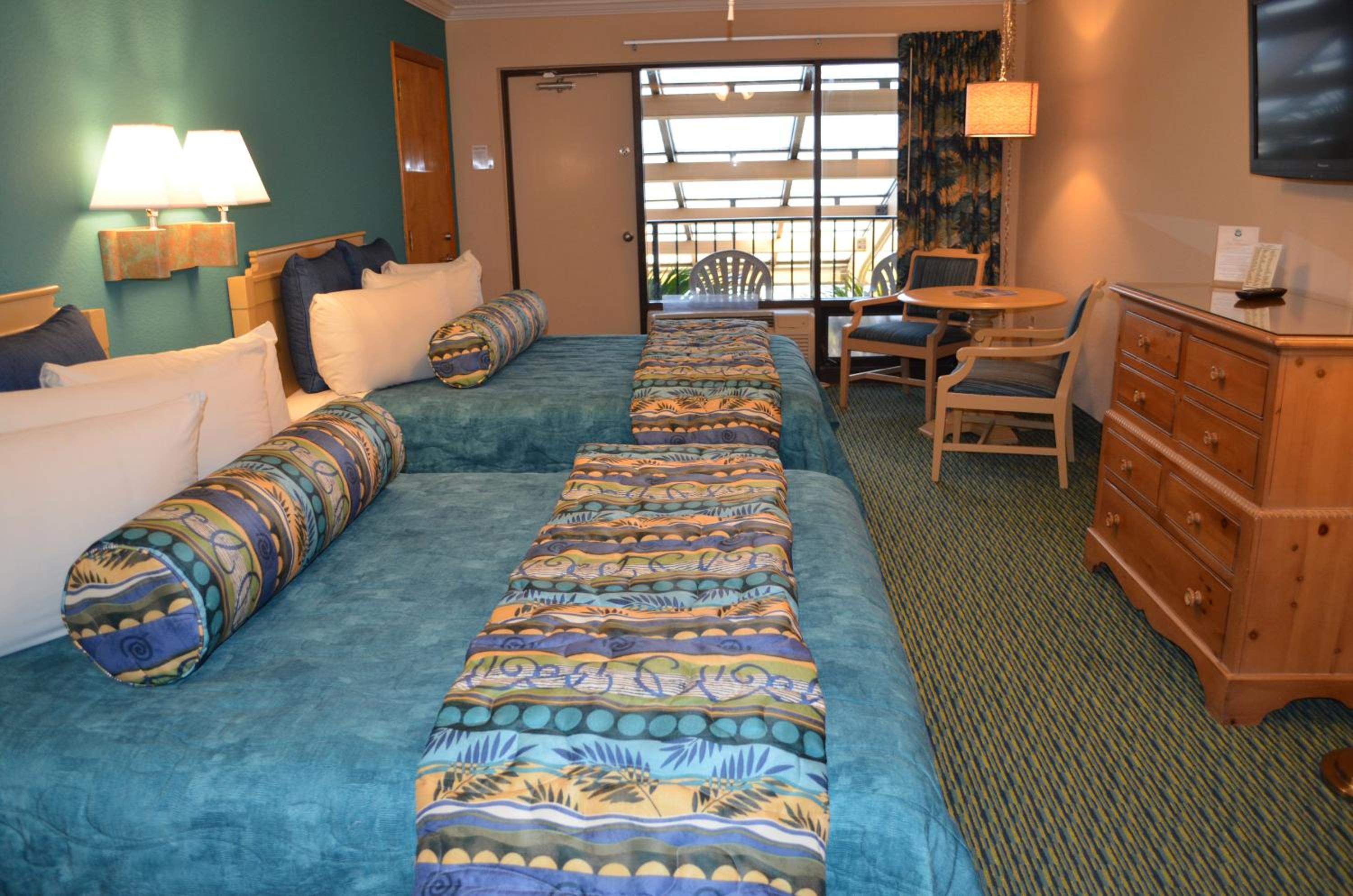Queen Room with Two Queen Beds - Indoor Pool View - Photo 10