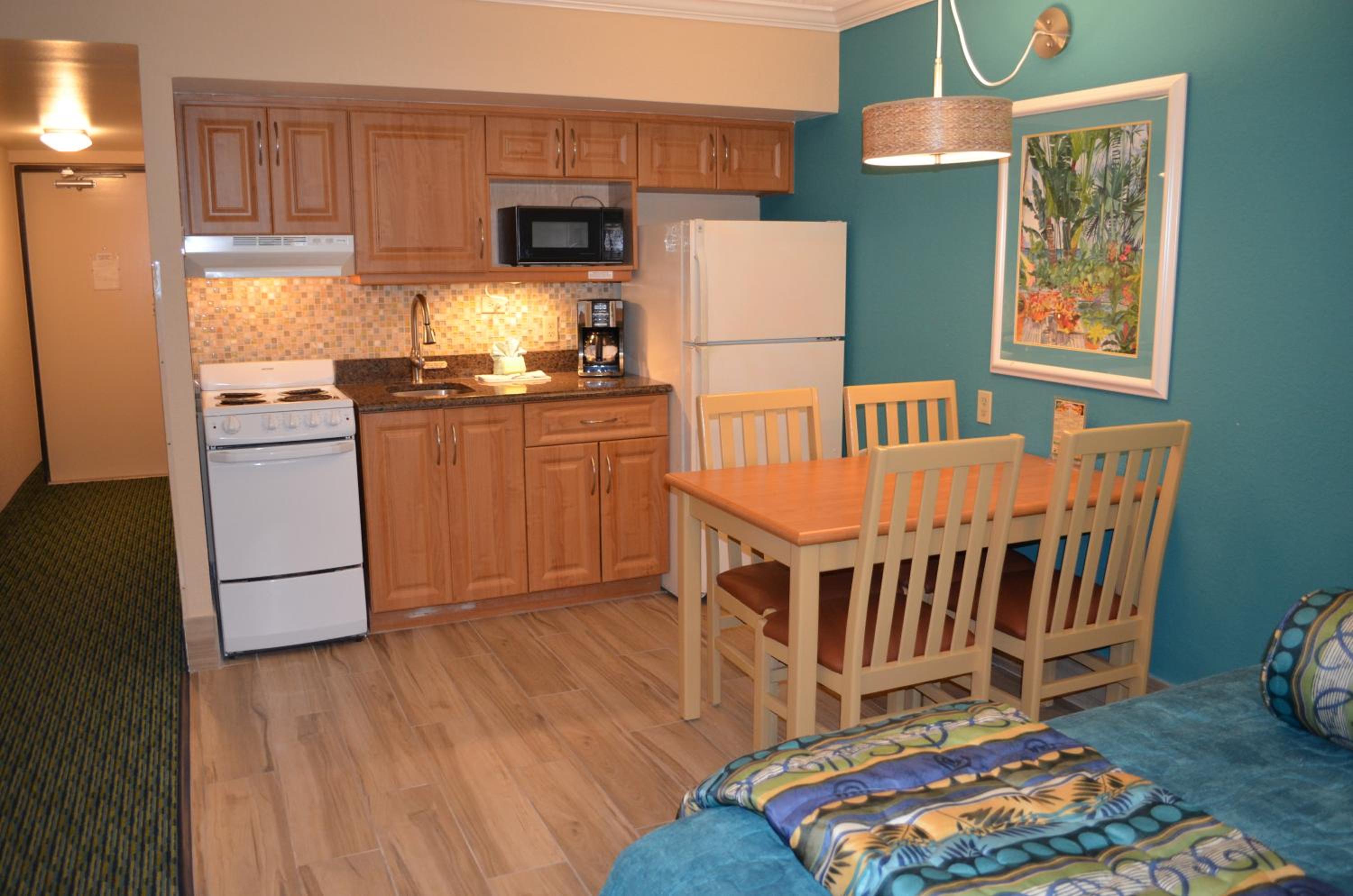 Oceanfront Room with Two Queen Beds - Non Smoking - Photo 2
