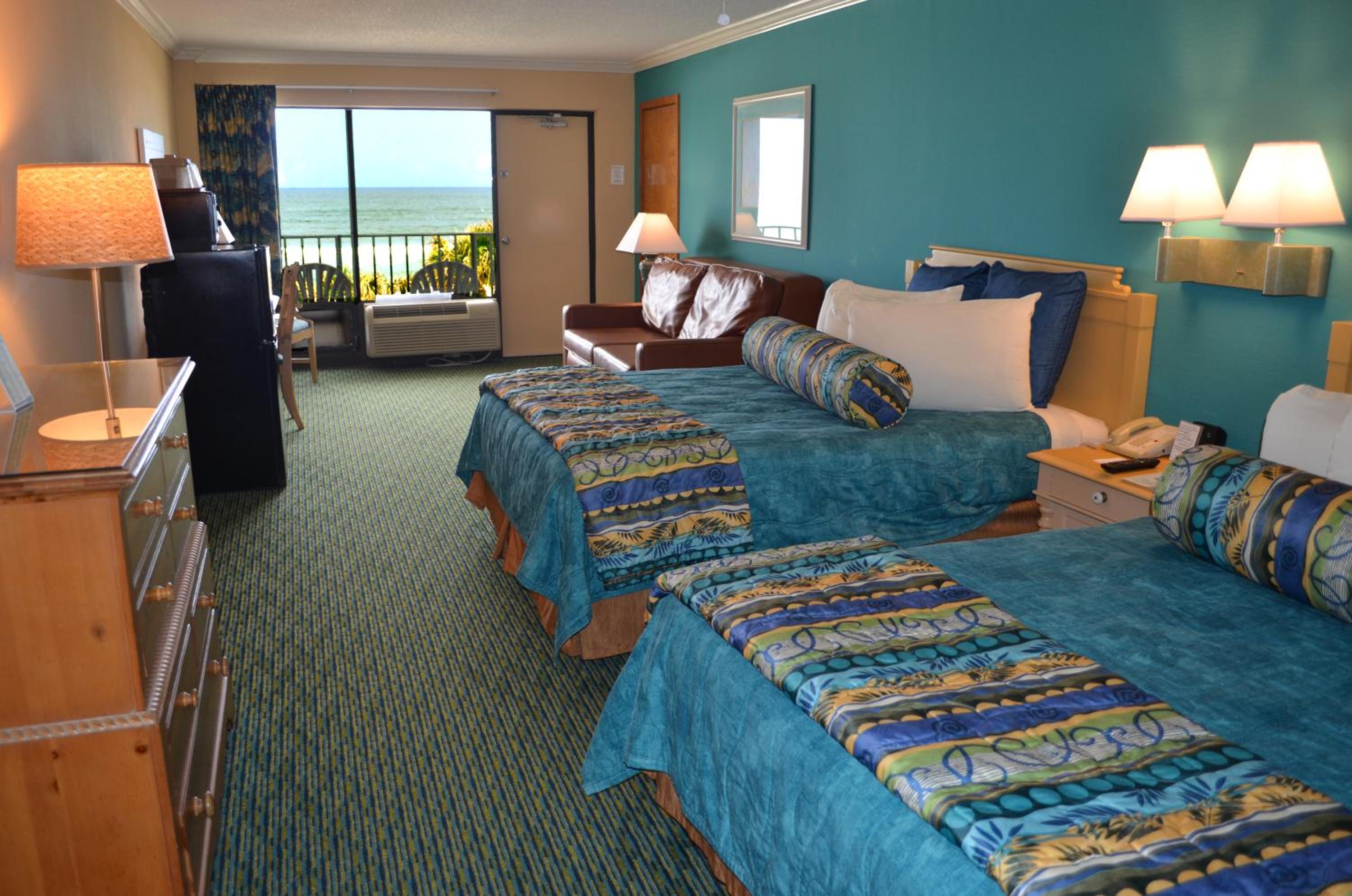 Deluxe Queen Room with Oceanfront View - Non-Smoking - Photo 5