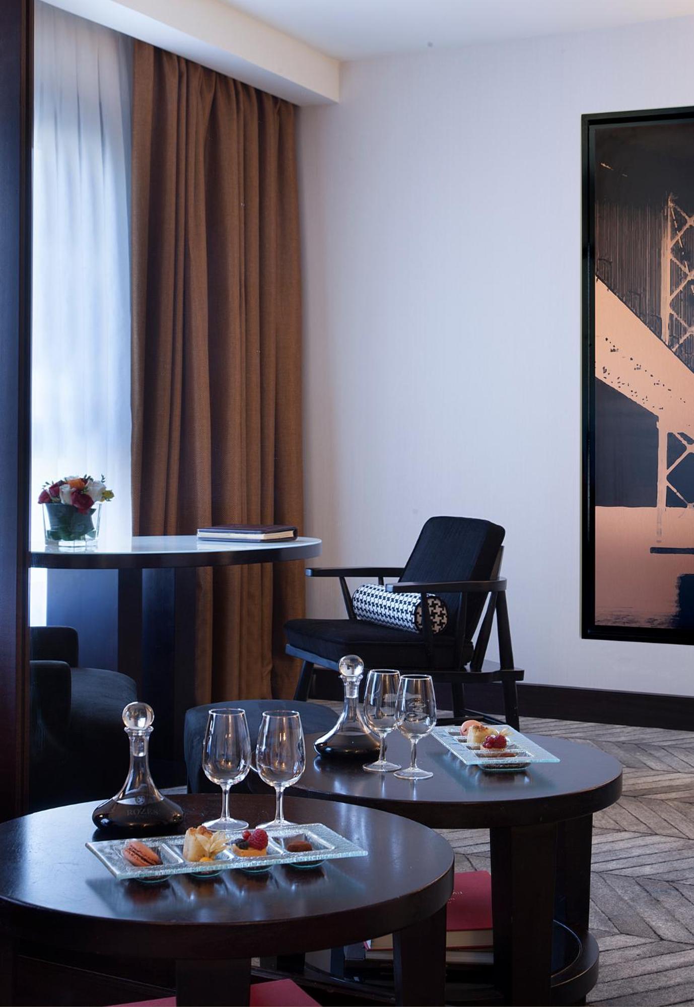 Superior Double Room with King-size Bed - Photo 10