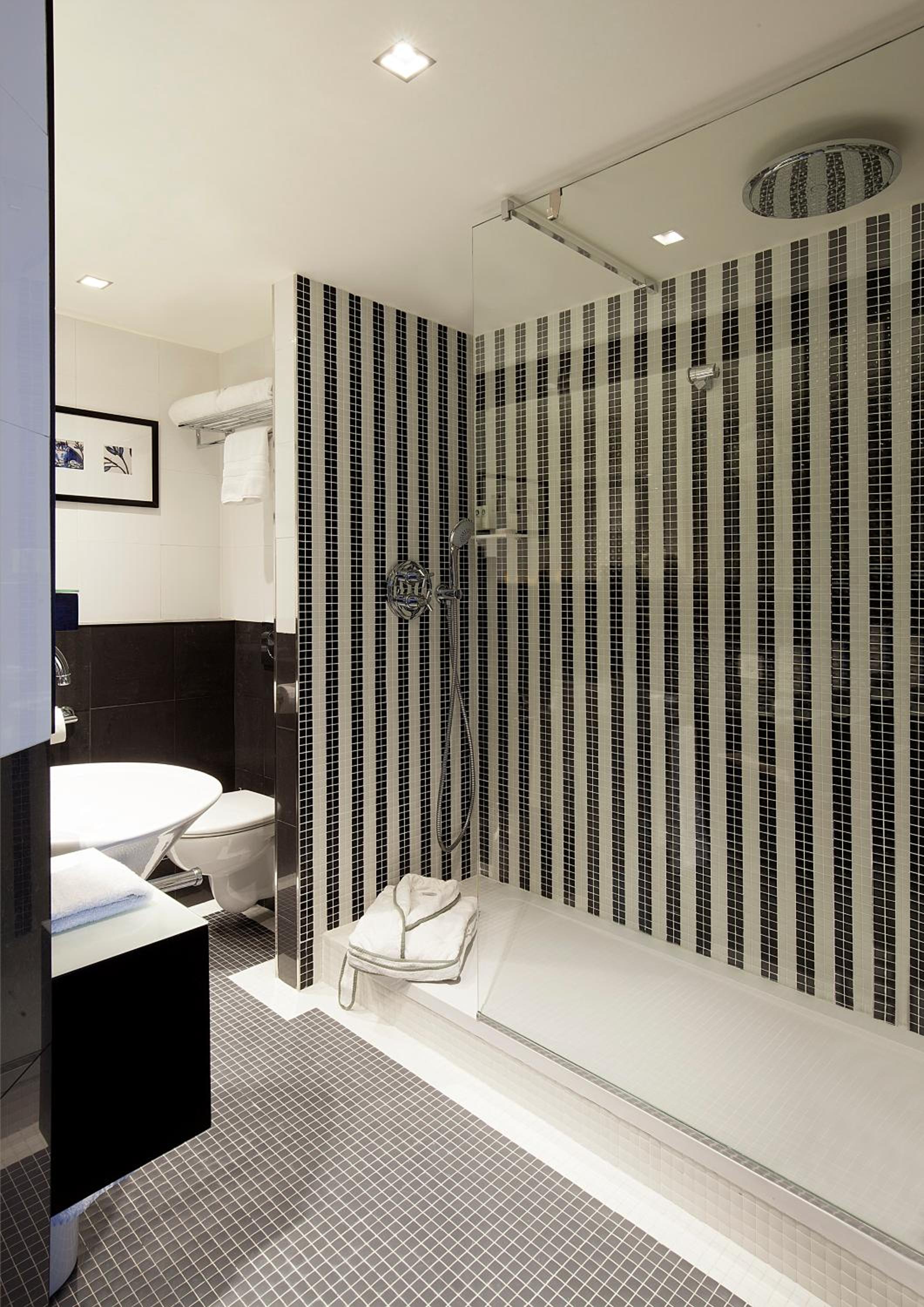 Superior Double Room with King-size Bed - Photo 11