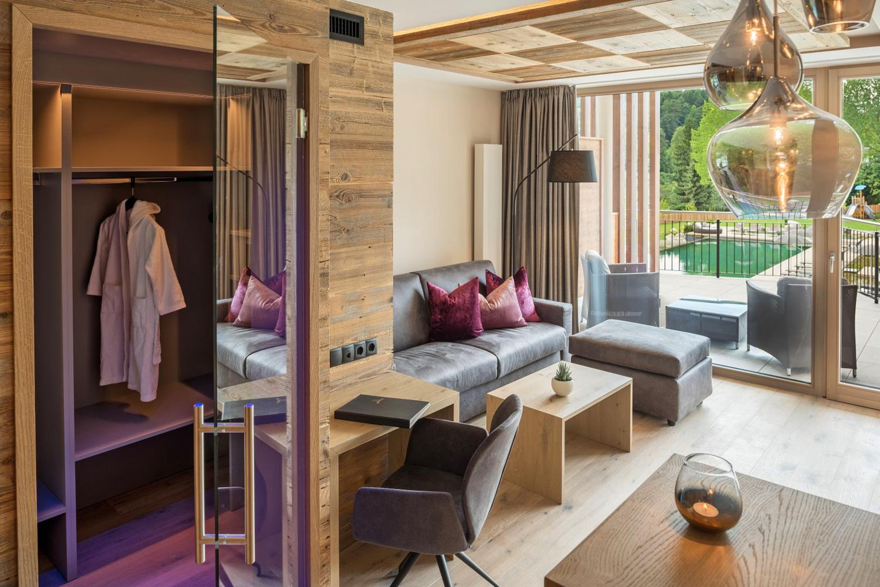 Deluxe King Suite Living Dream - Photo 4