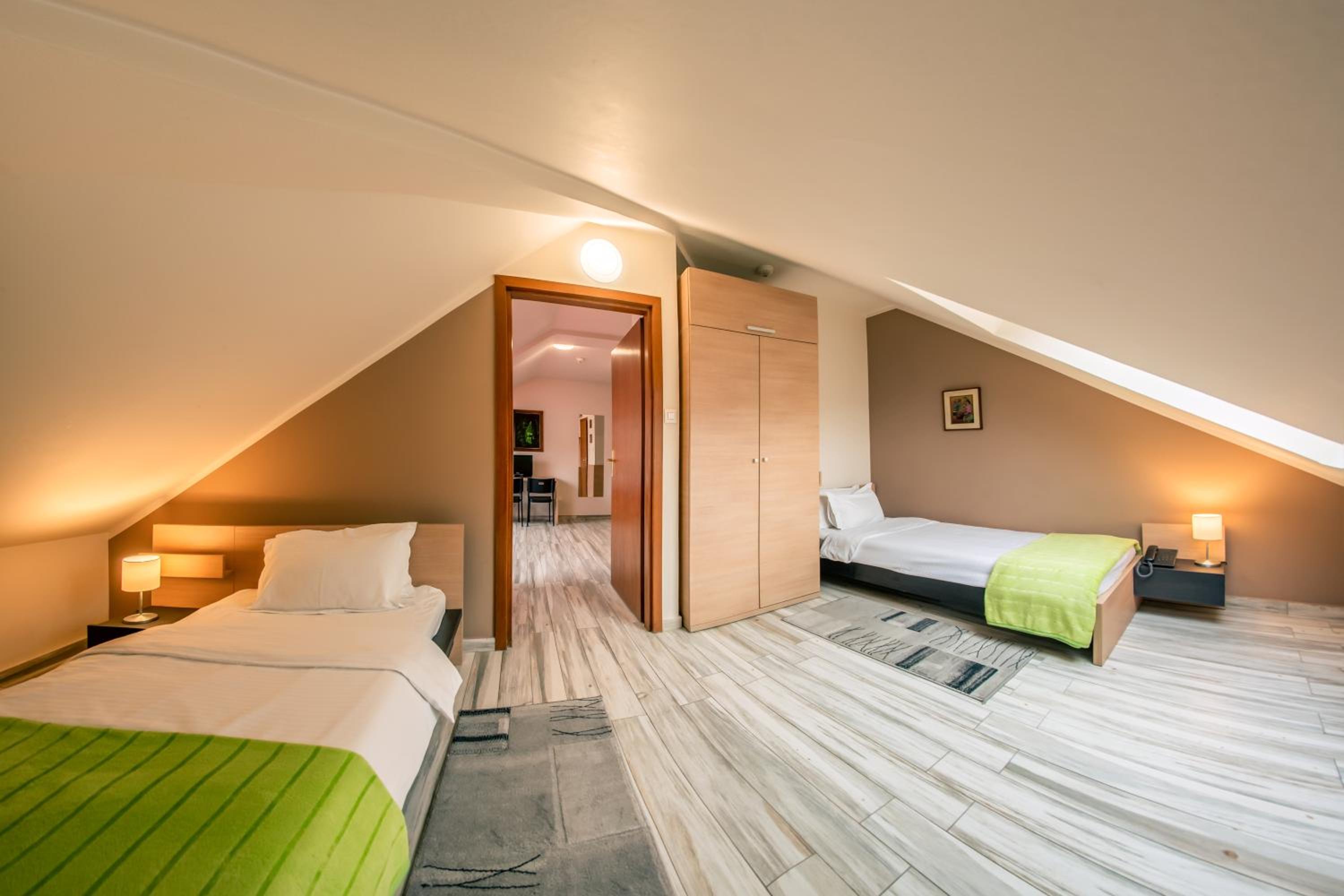 One-Bedroom Apartment (4 Adults) photo 3