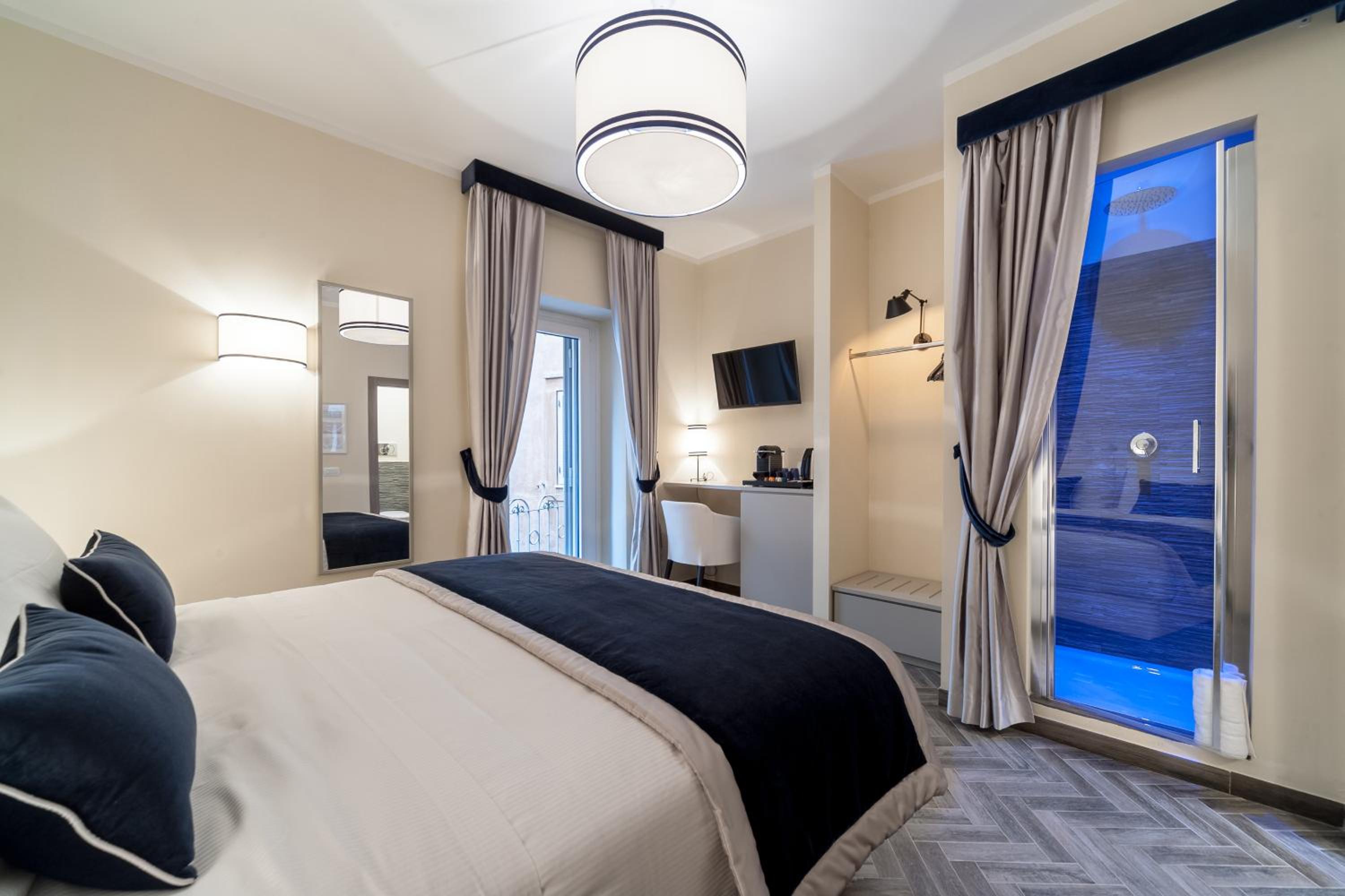 Double Room with Balcony photo 3