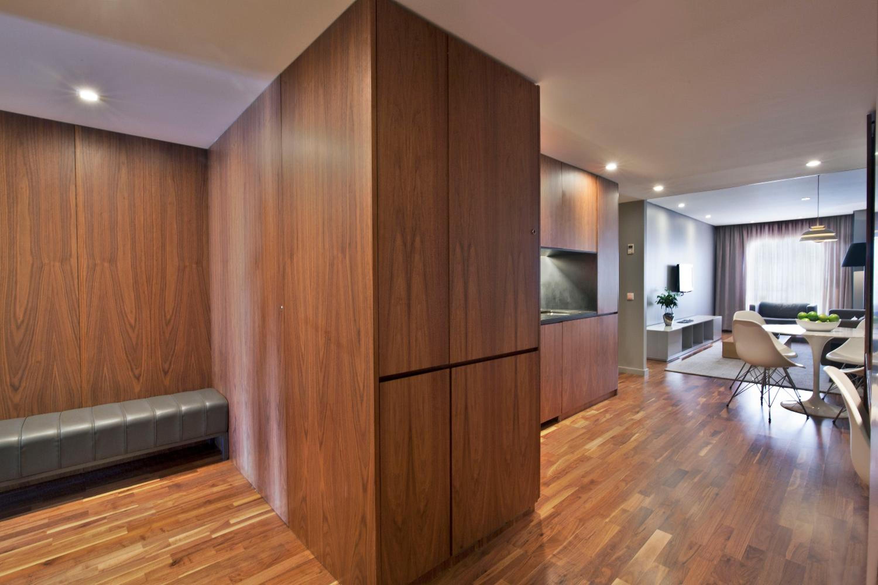 Premium Suite With Two Bedrooms - Photo 17