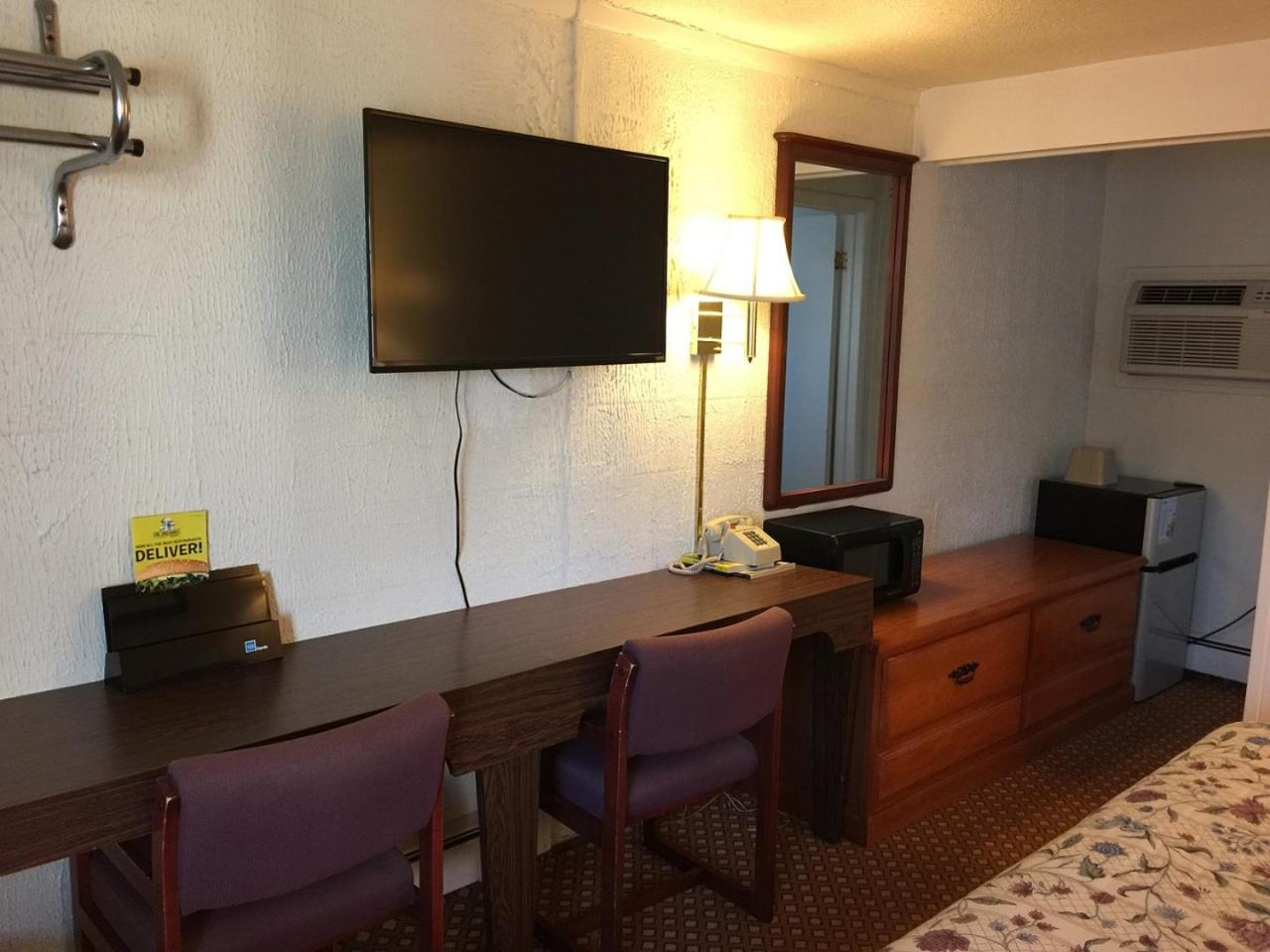 Double Room With Two Double Beds - Non-Smoking photo 3
