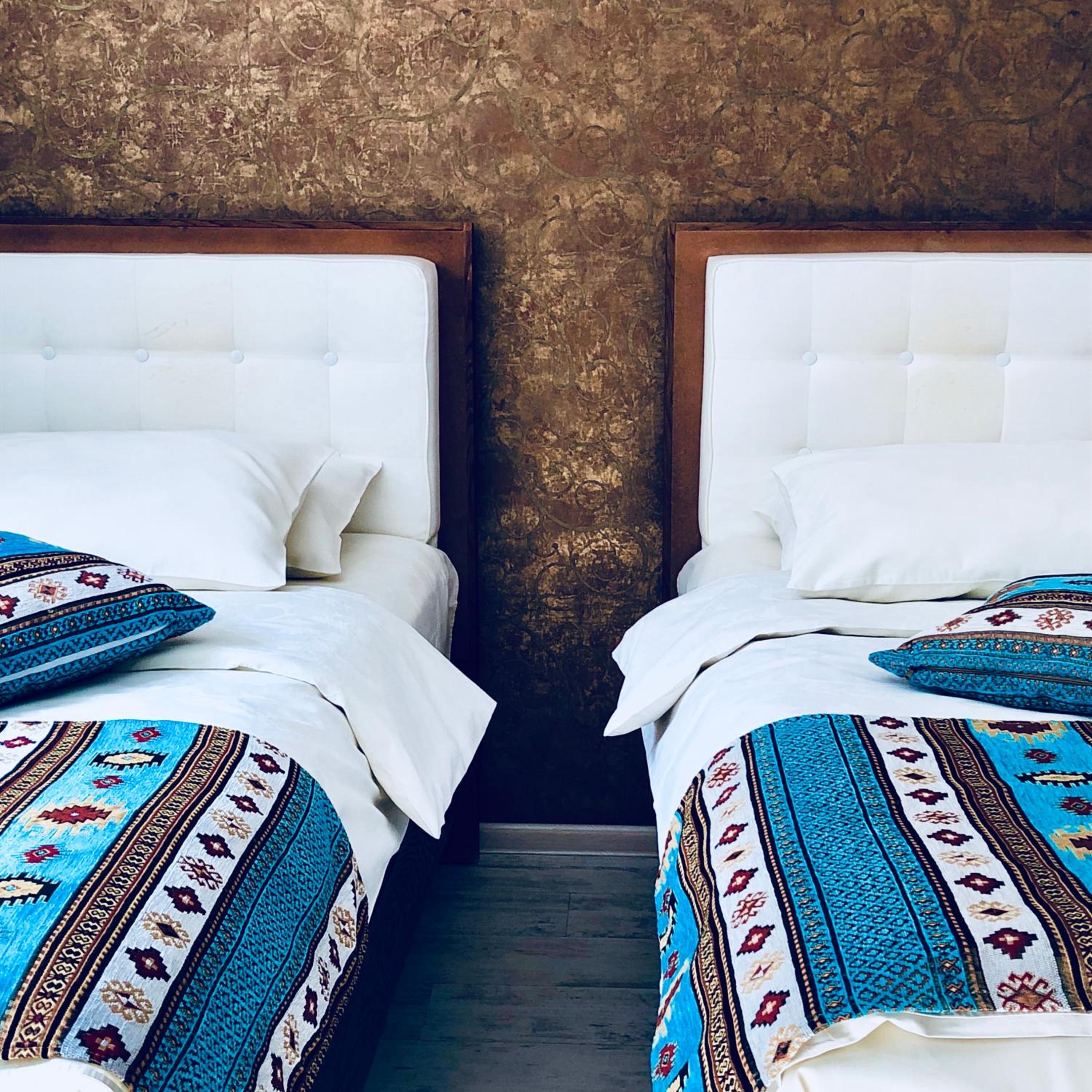Standard Twin Room with Street View - Photo 1
