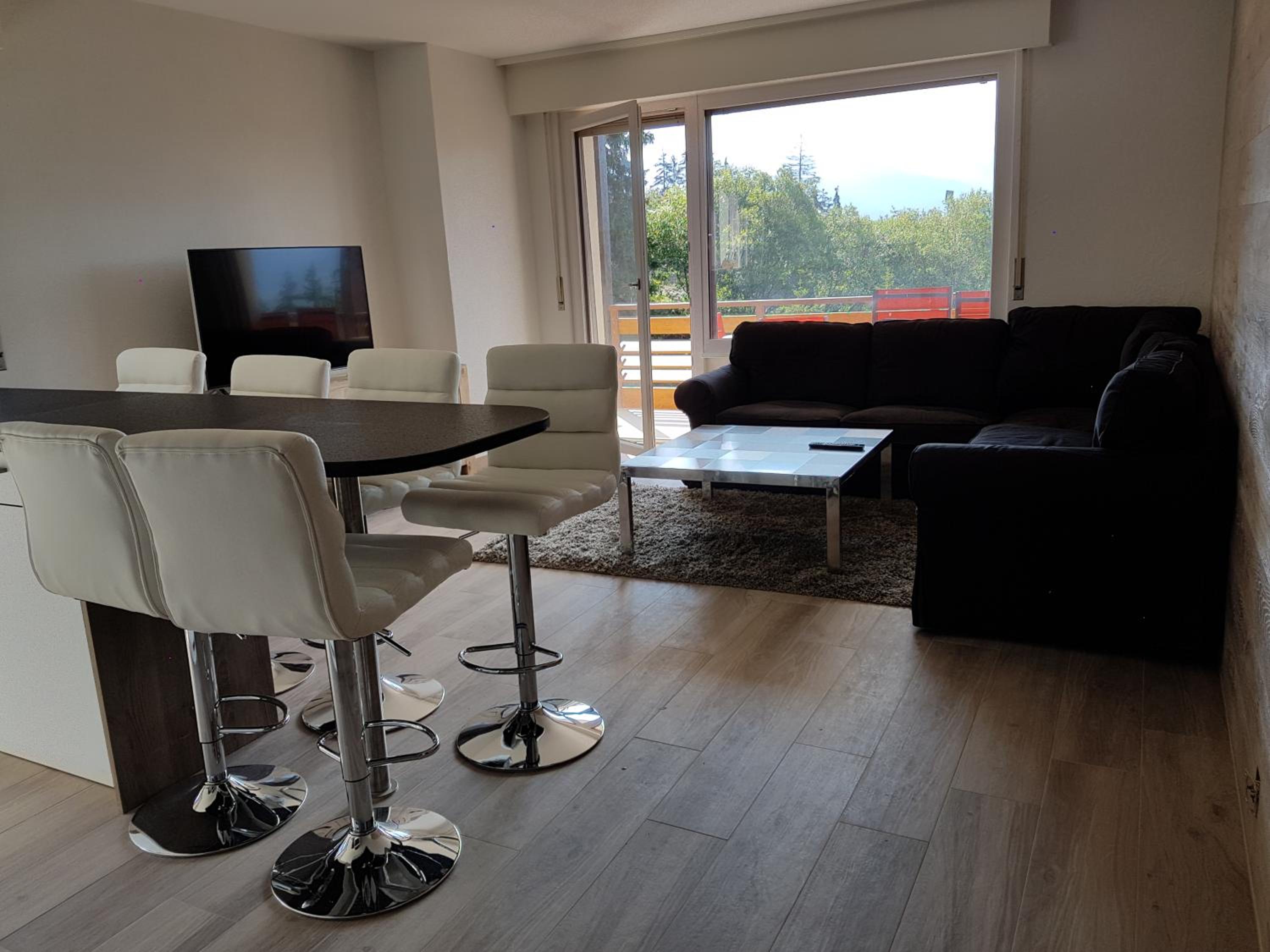 Apartment photo 2