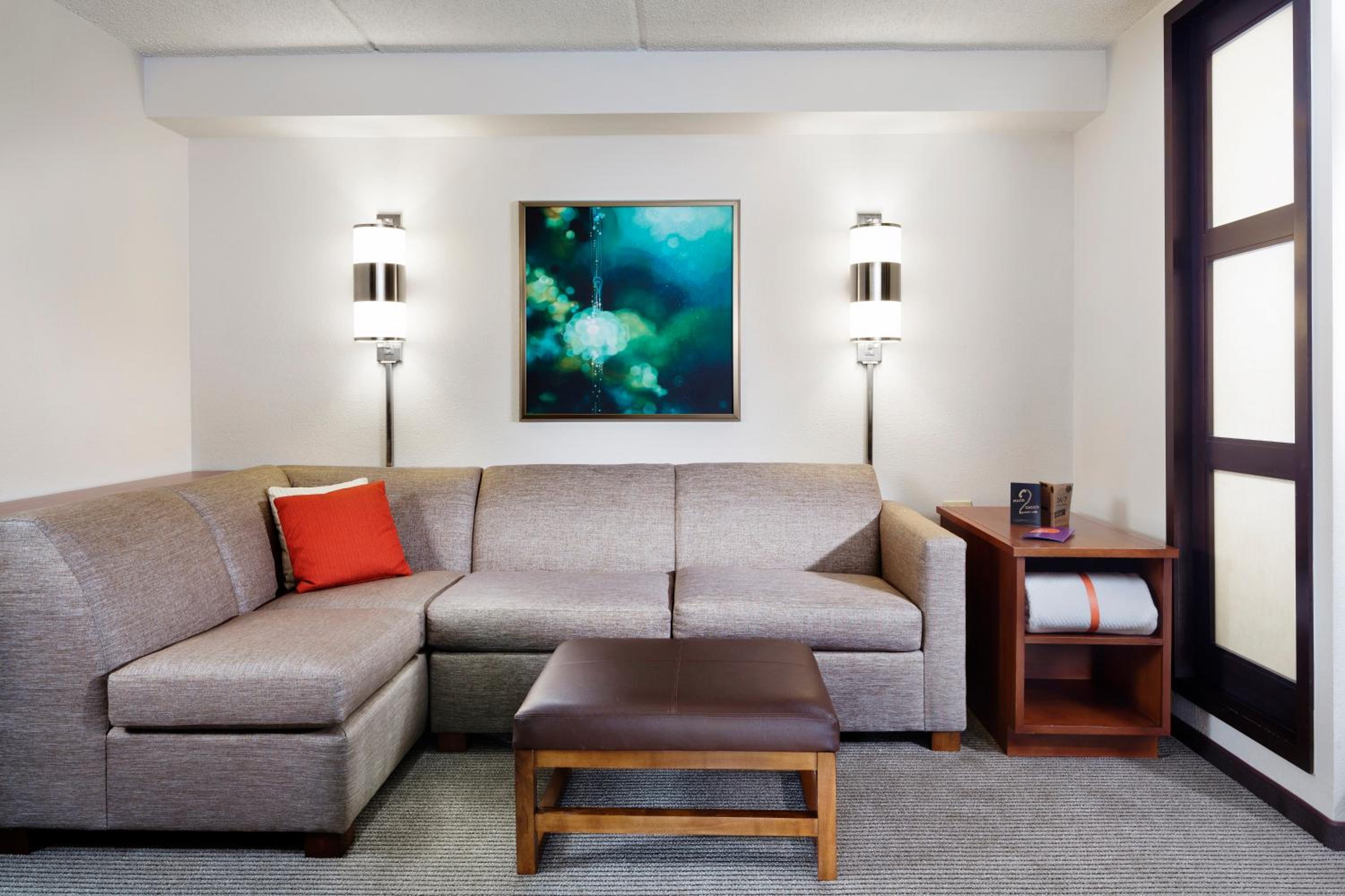 King Room with Sofa Bed - High Floor - Photo 5