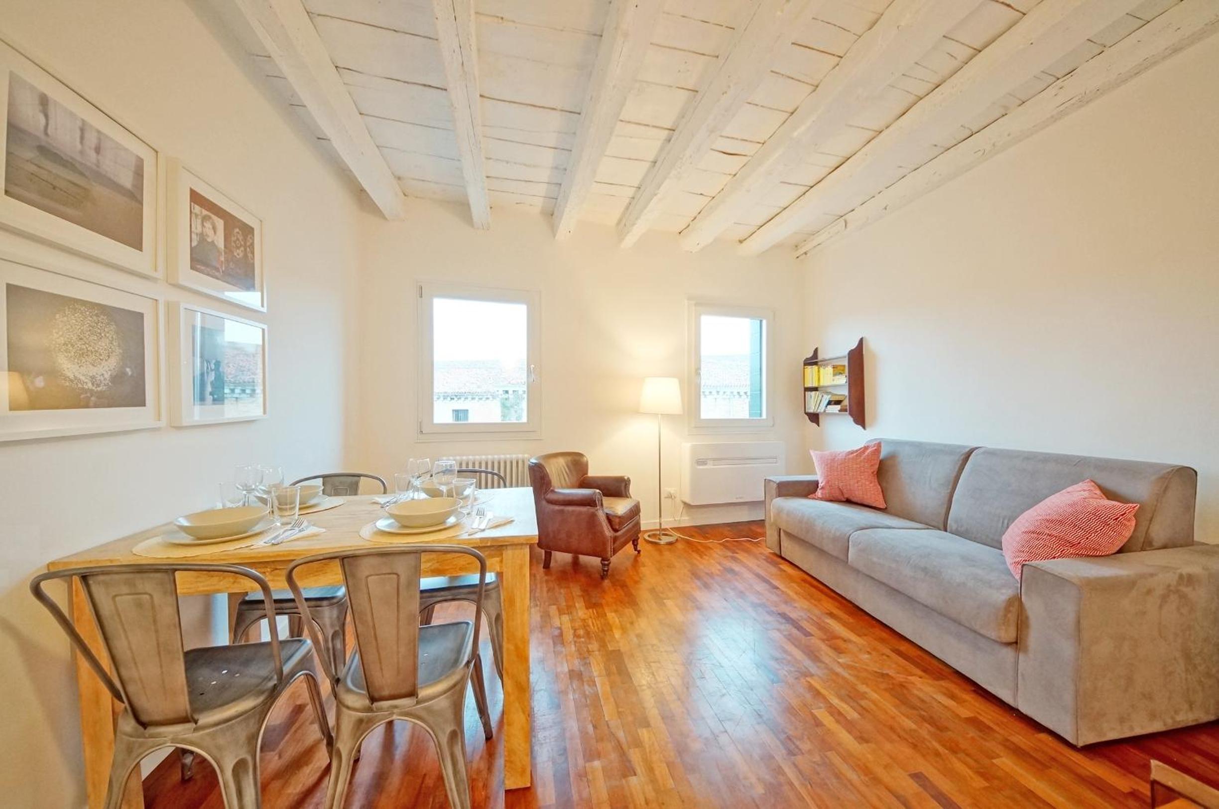 Apartment photo 1