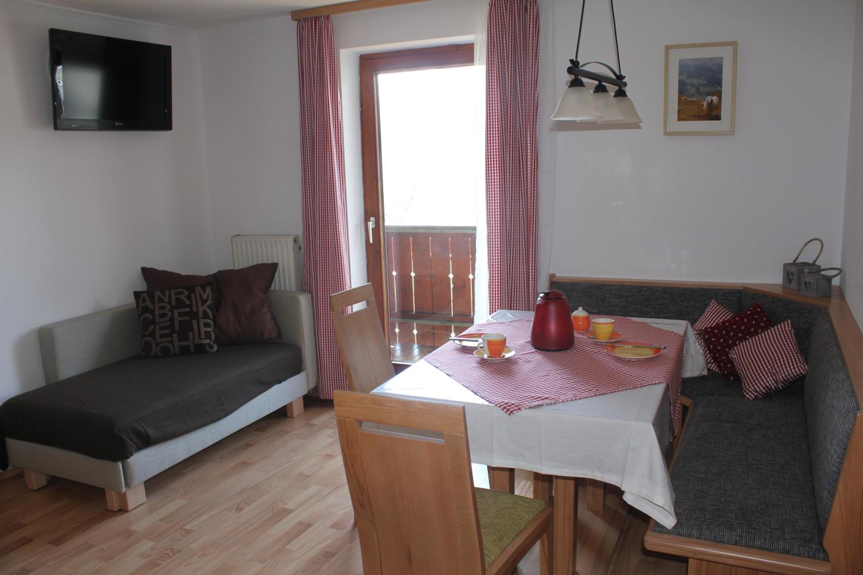 One-Bedroom Apartment with Balcony photo 3