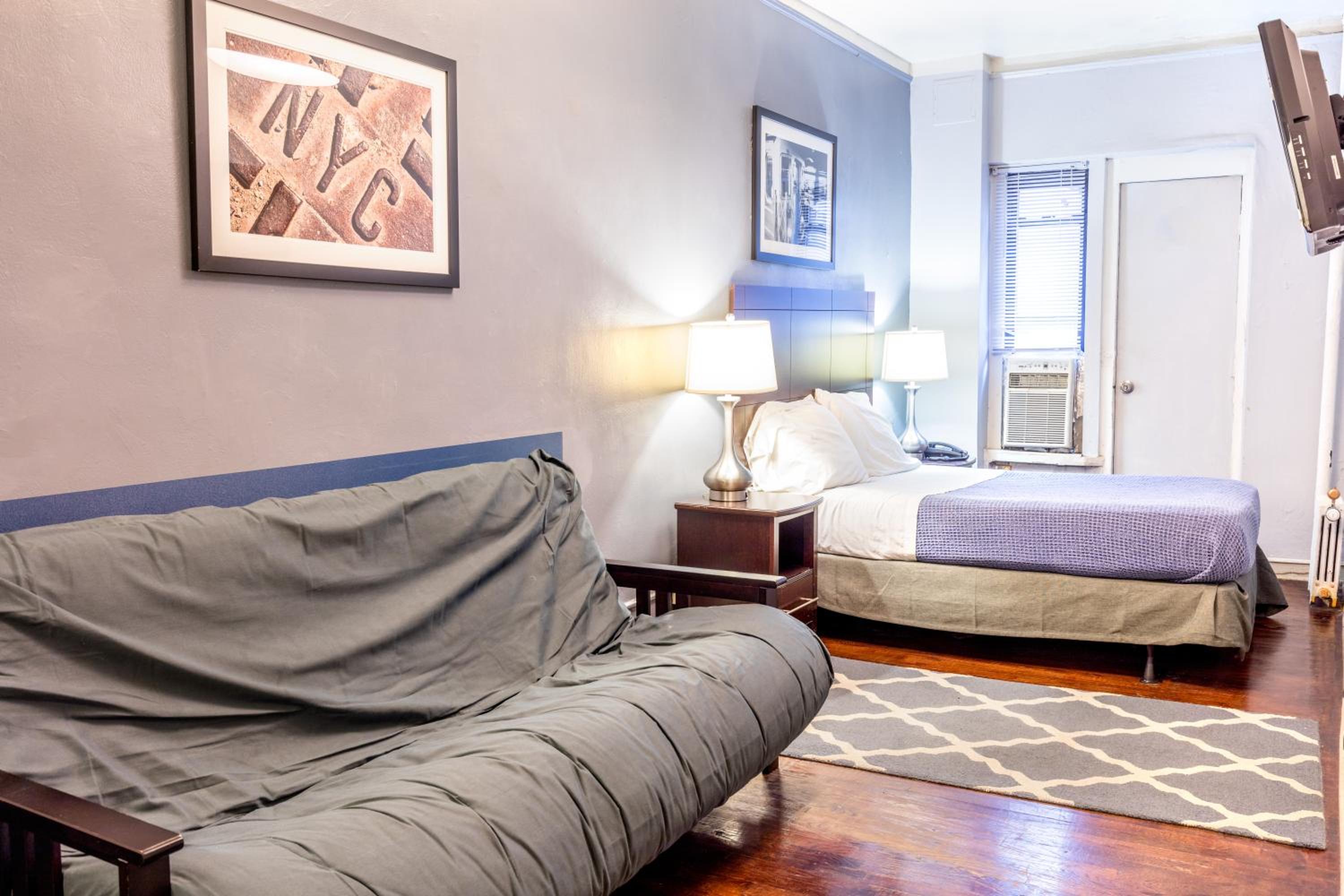 Standard Bedroom with Private Bath photo 2