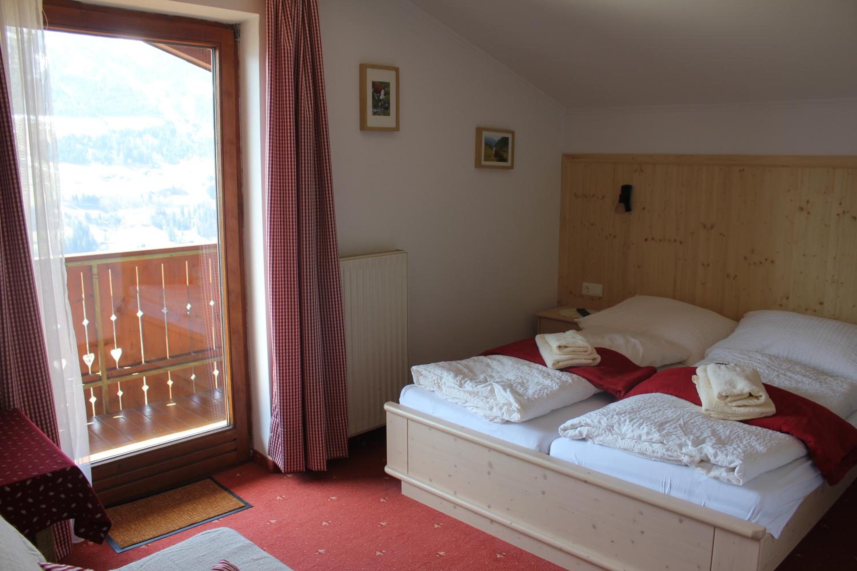 One-Bedroom Apartment with Balcony photo 3