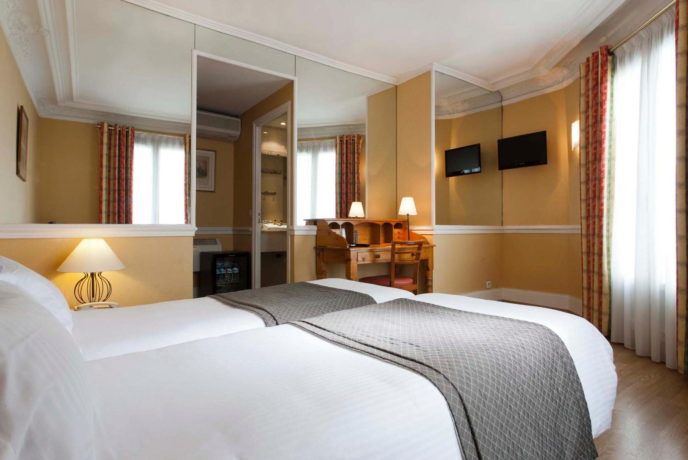 Double or Twin Room with City View