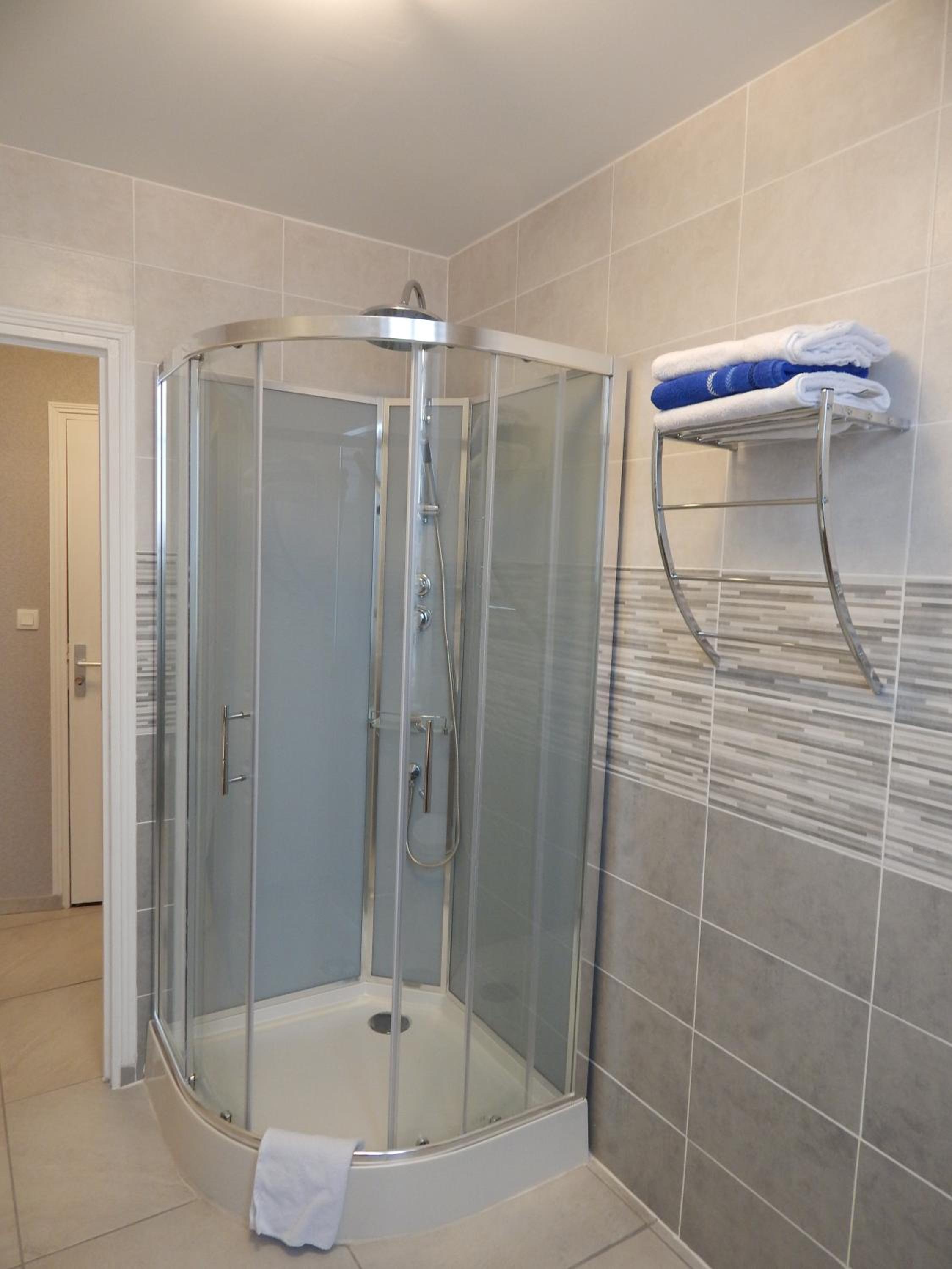 Superior Triple Room photo 2