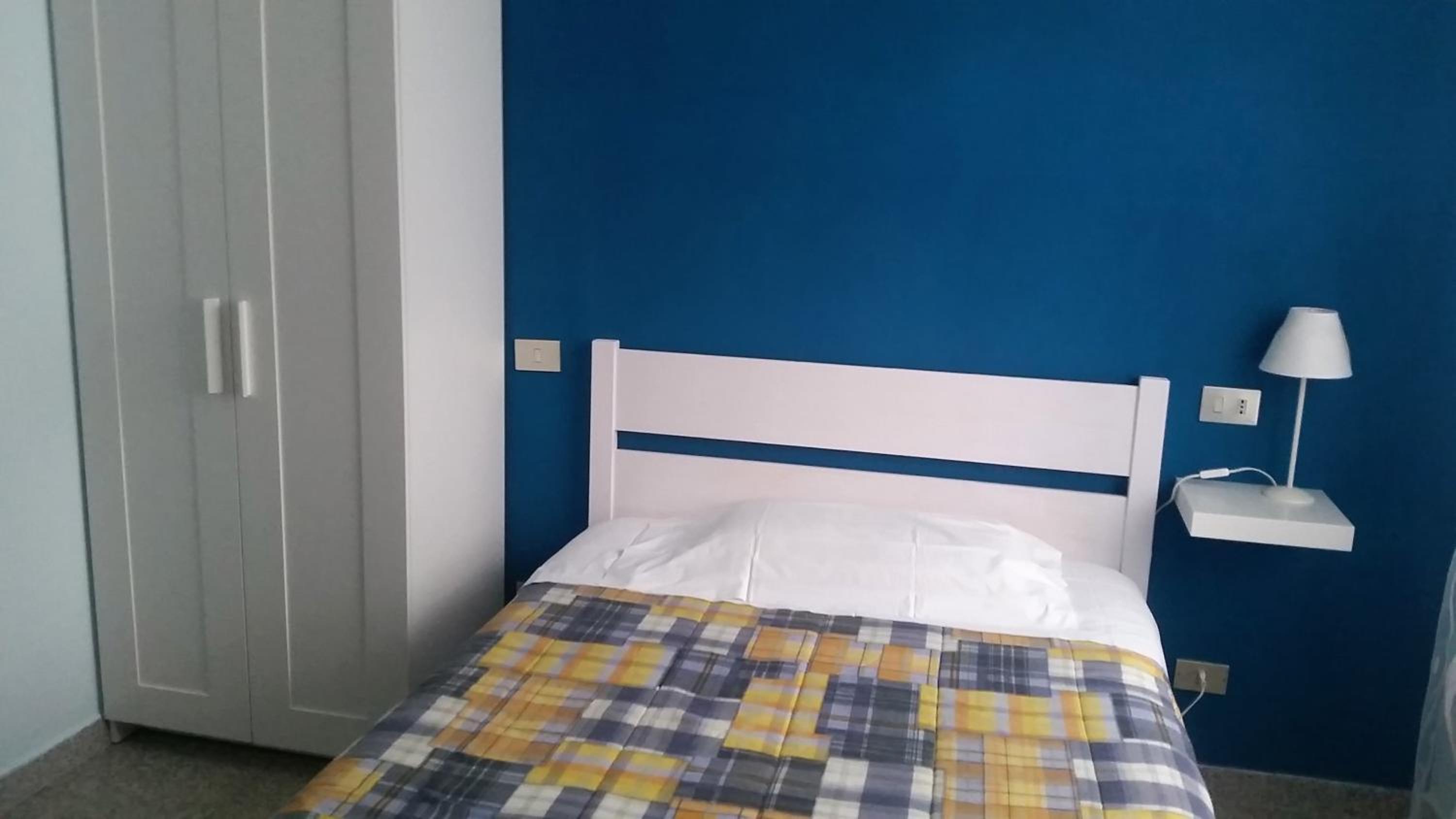 Single Room with Private Bathroom photo 1