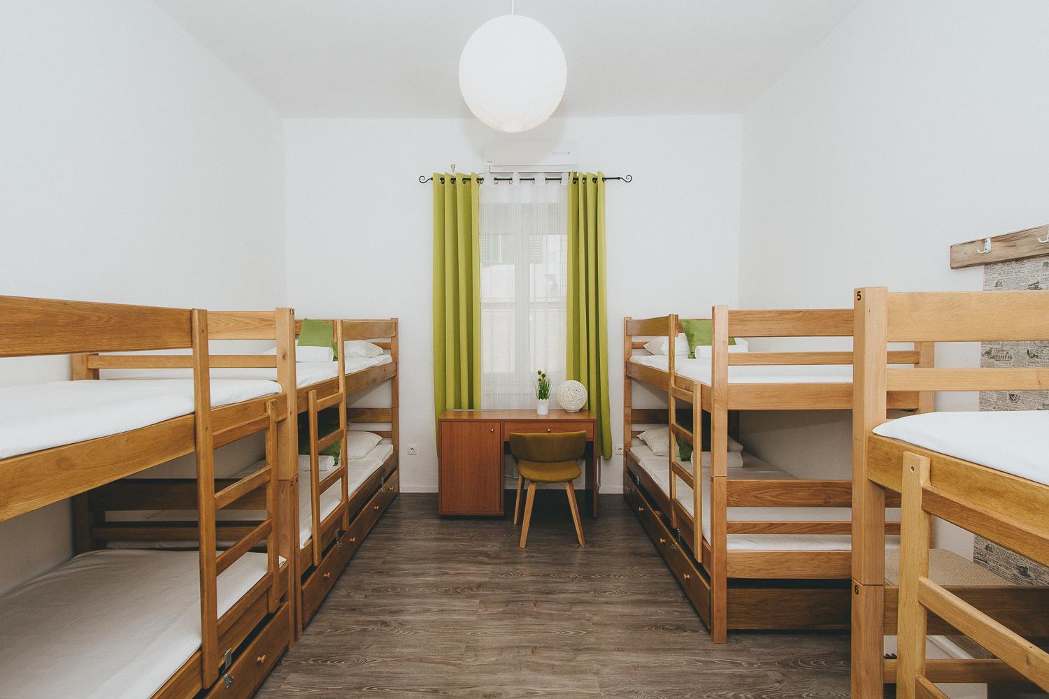 Bed in 8-Bed Mixed Dormitory Room