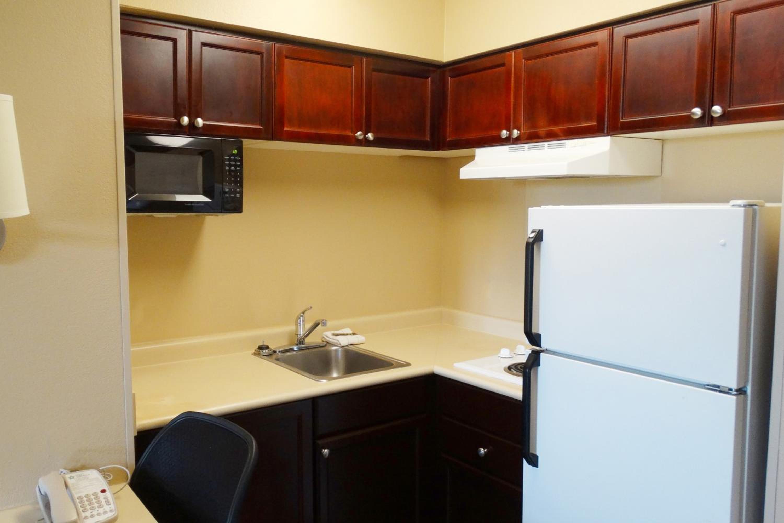 Deluxe Studio with 2 Double Beds - Non-Smoking - Photo 10