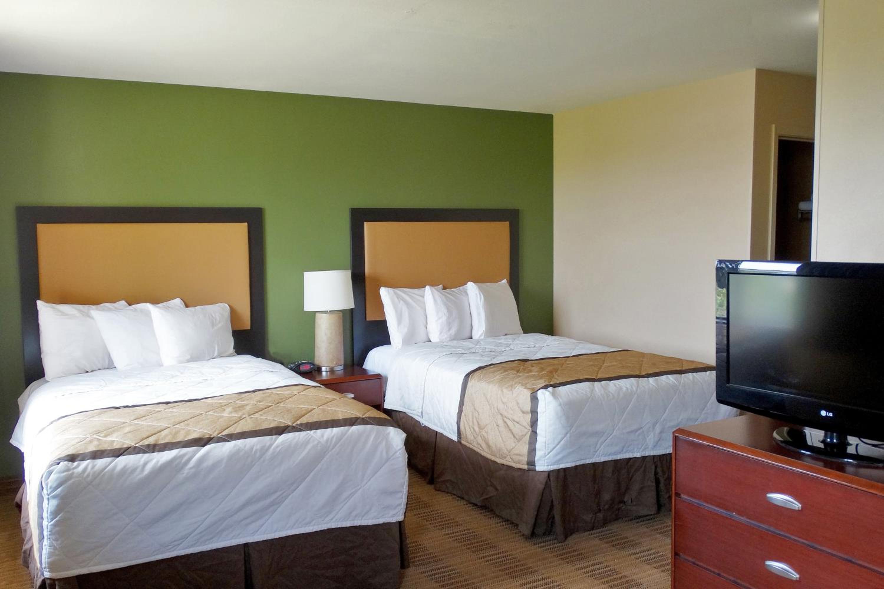 Deluxe Studio with 2 Double Beds - Non-Smoking - Photo 3
