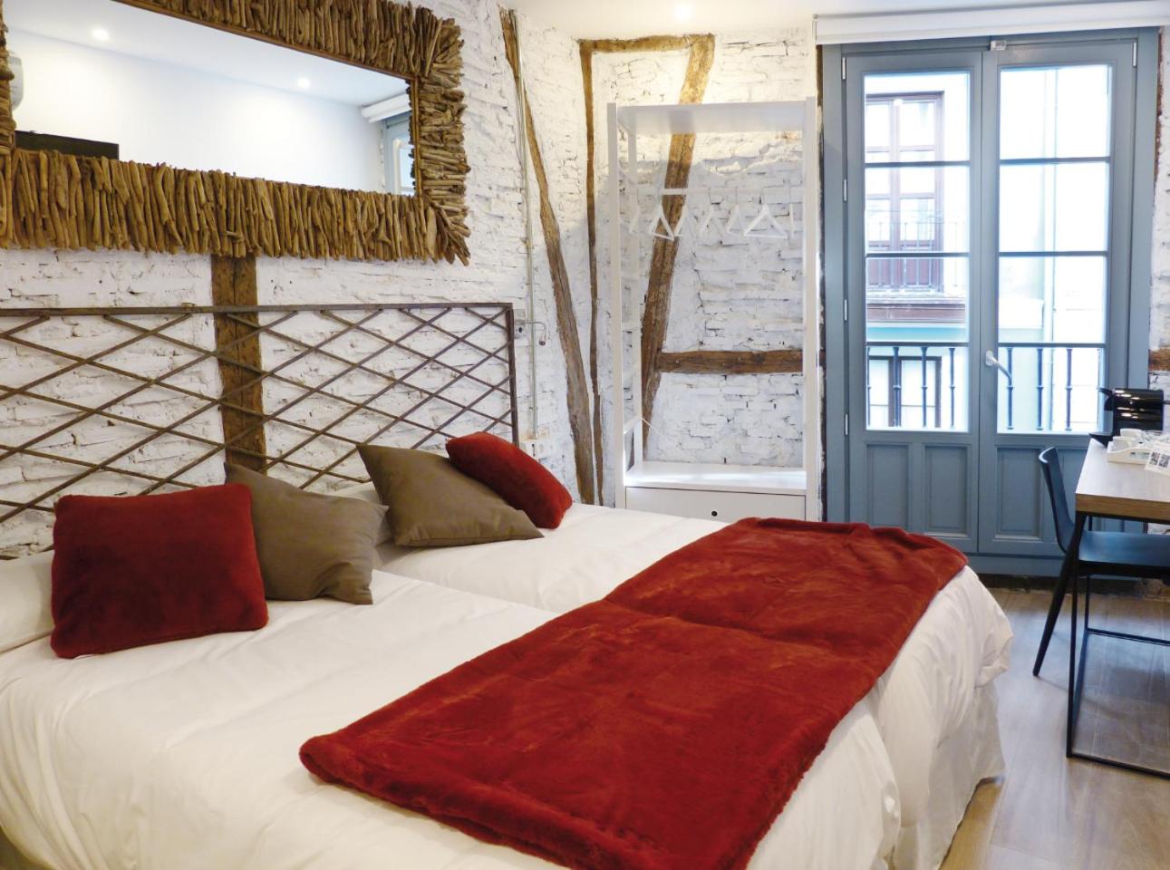 Deluxe Twin Room - Photo 5