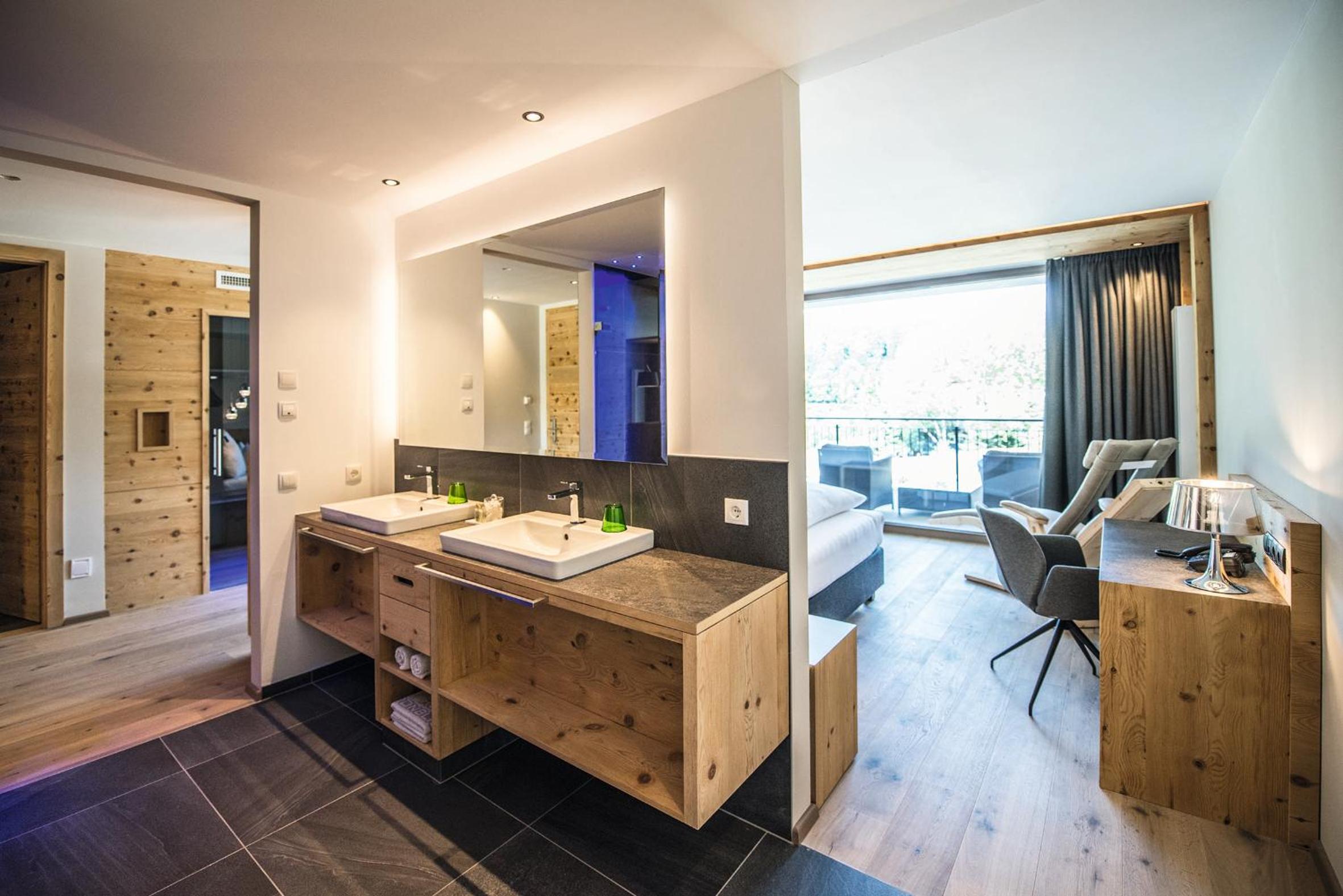 Deluxe King Suite Romantic Dream - Photo 5