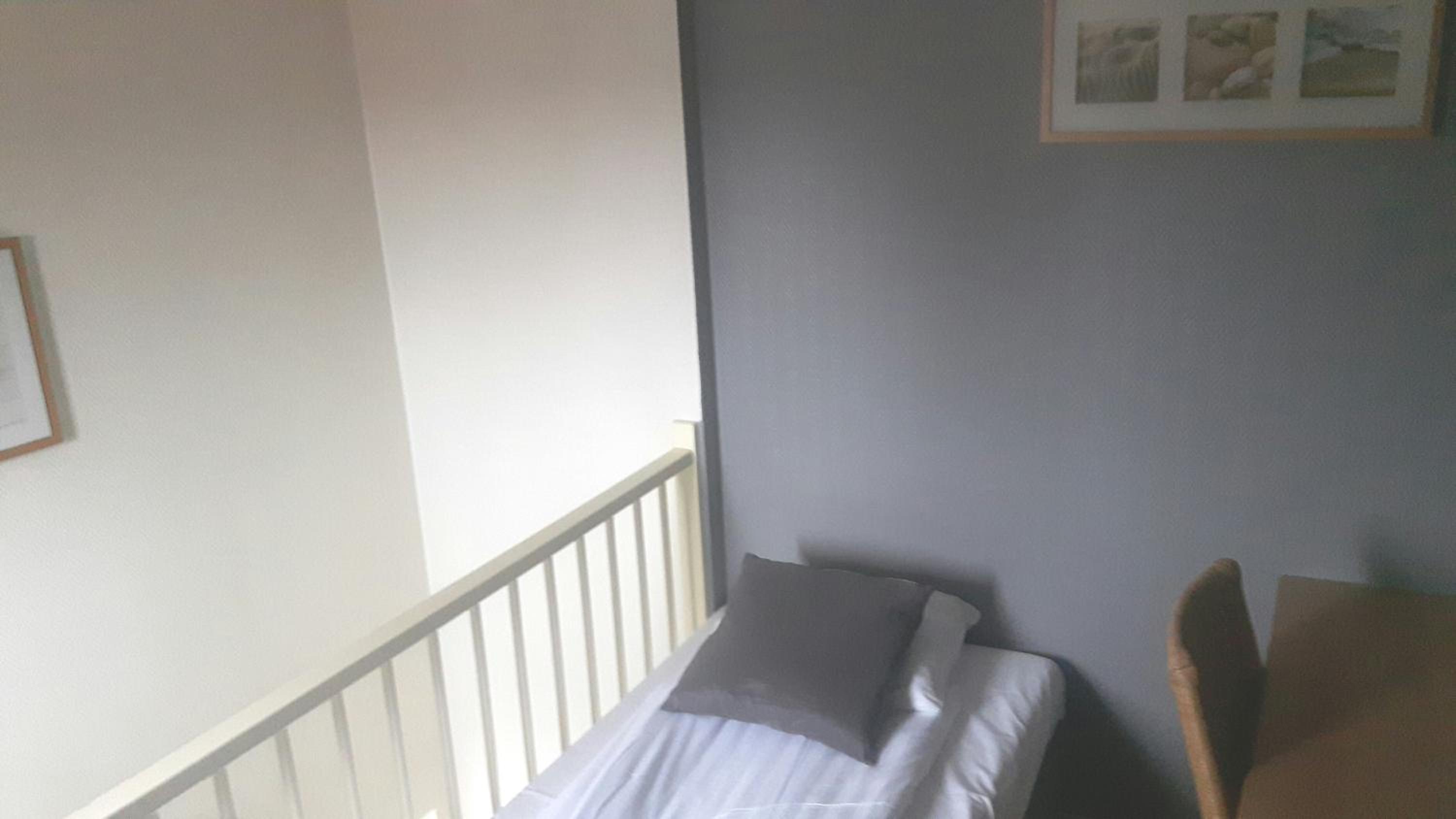 Triple Room with Private Bathroom - Photo 4