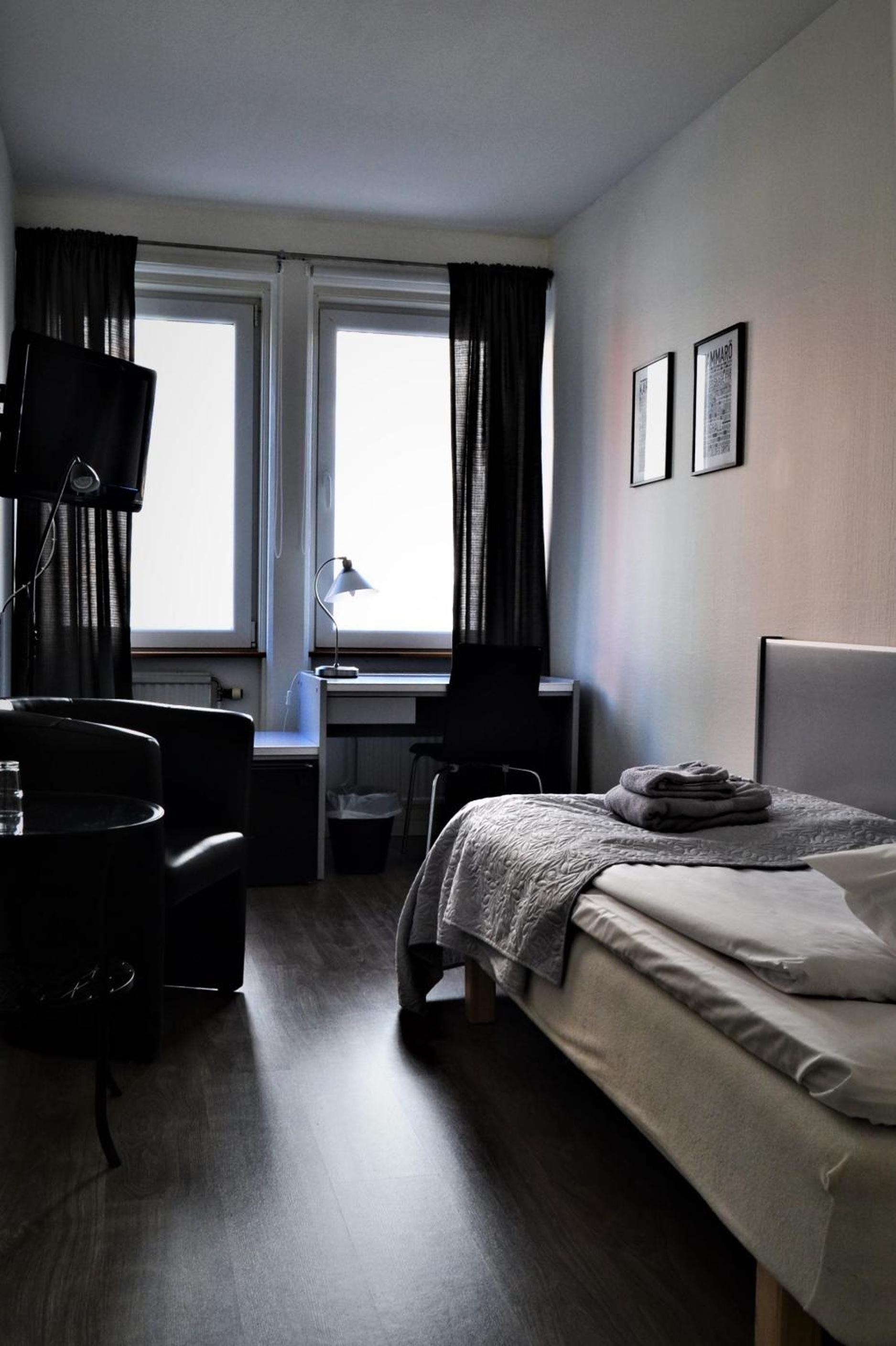 Single Room with Extra Bed photo 1