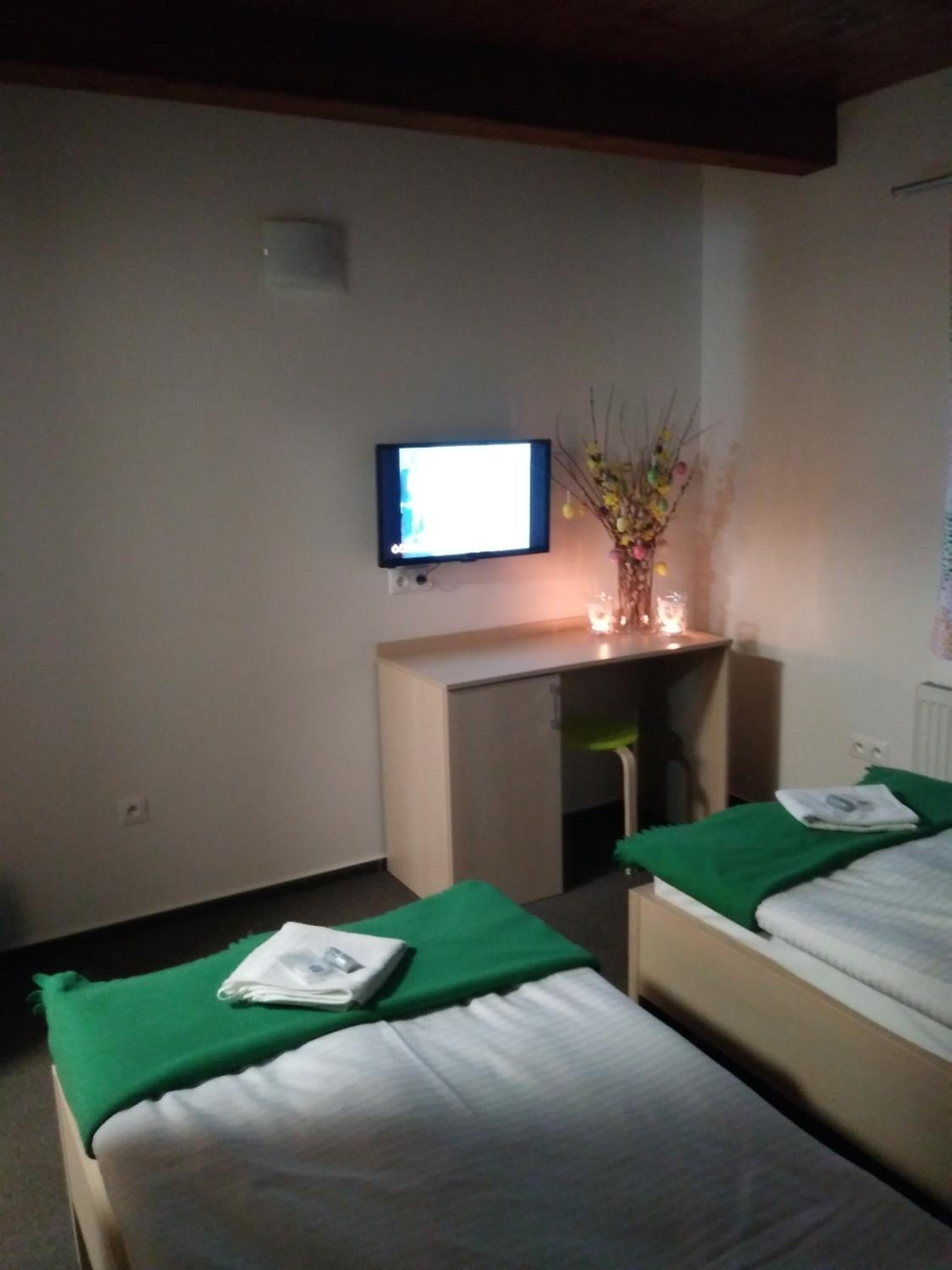 Standard Twin Room - Photo 1