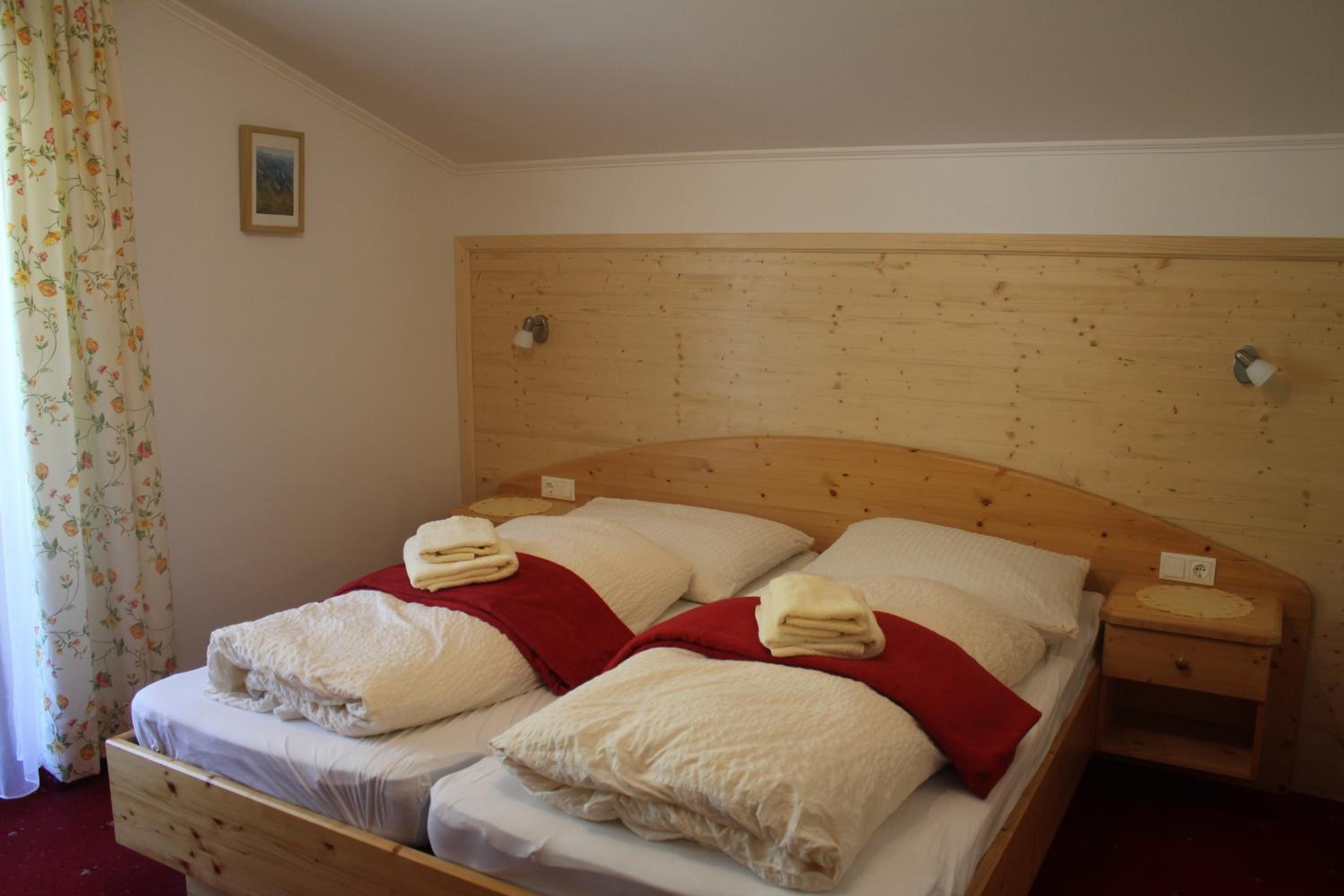 Double or Twin Room with Balcony photo 3