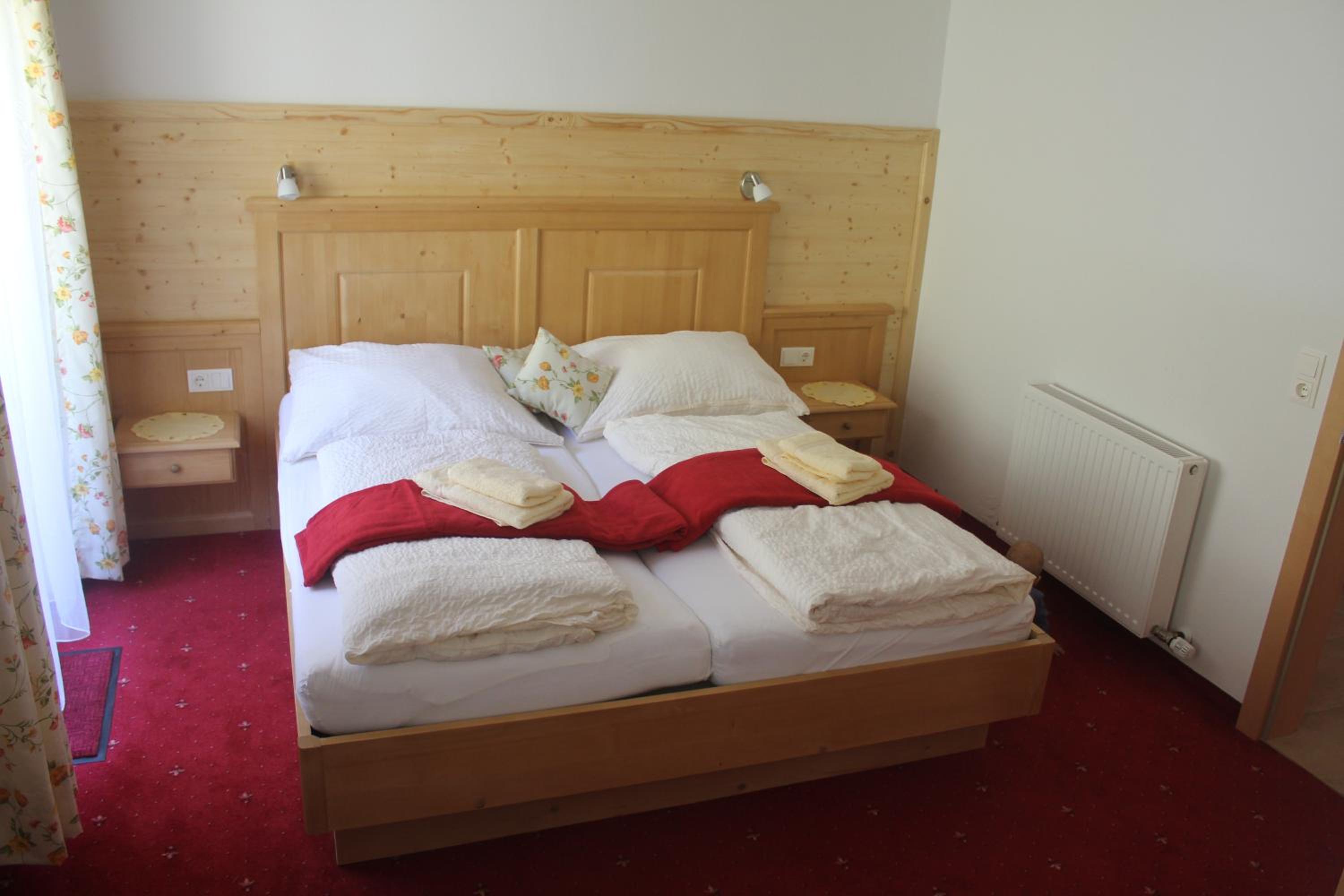 Double or Twin Room with Balcony photo 2