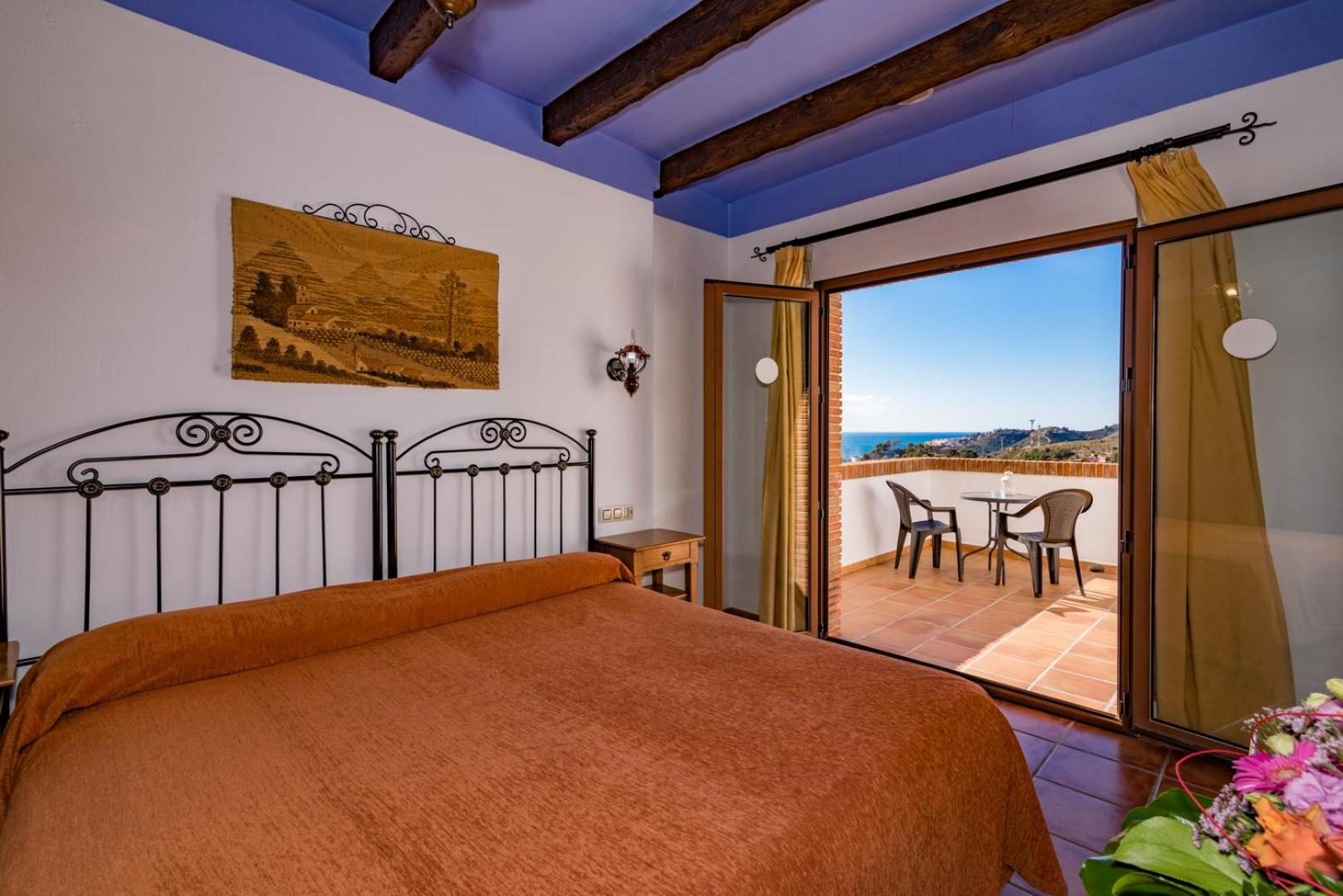 Double Room with Balcony and Sea View photo 2