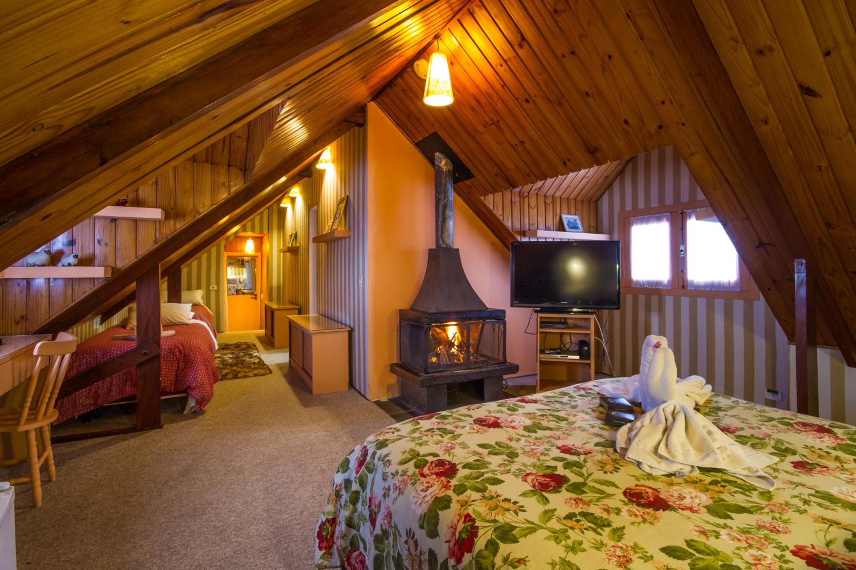 Deluxe Chalet with Bath and Fireplace - Photo 1