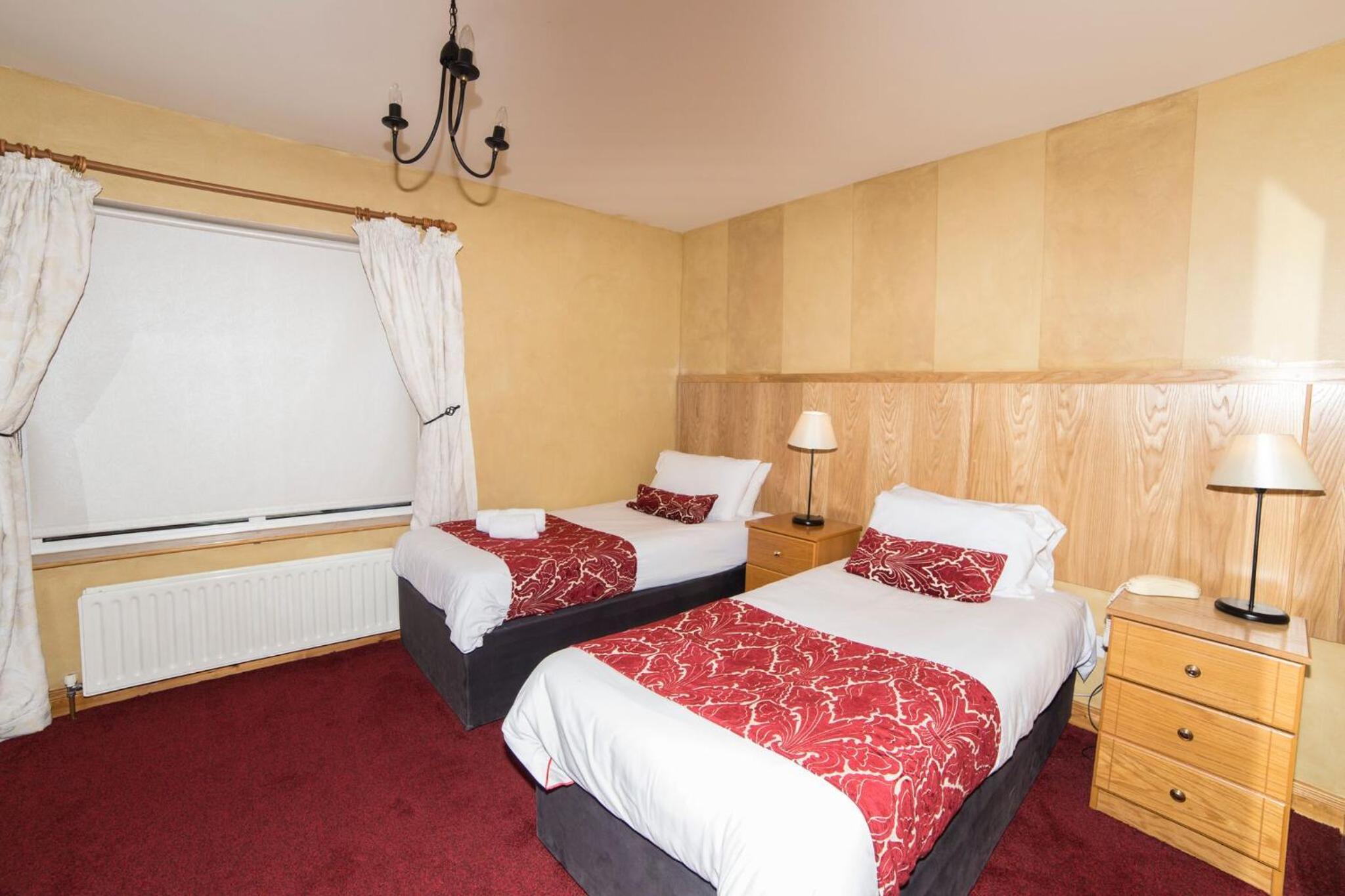 Twin Room - Photo 1