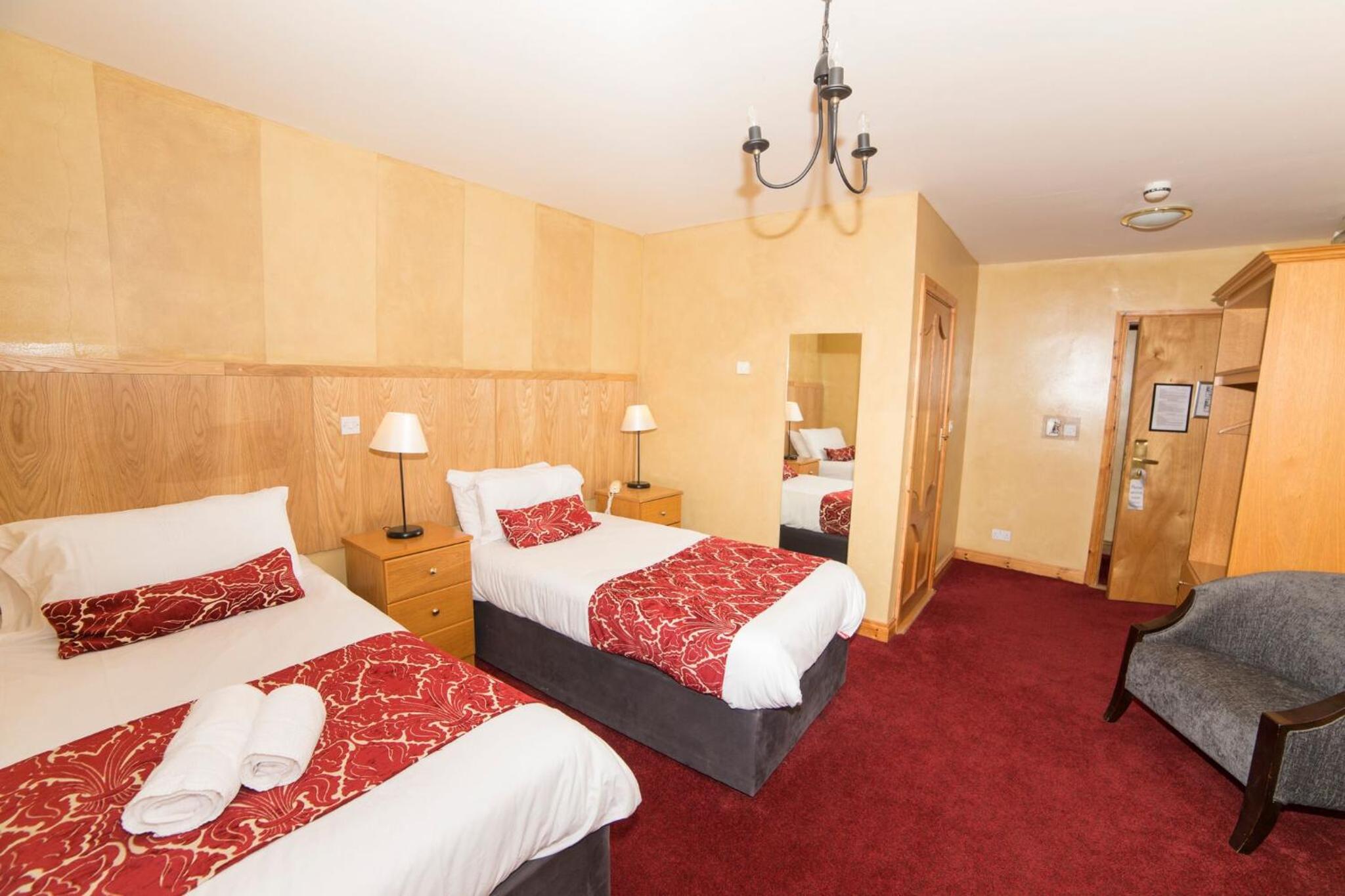 Double Room - Photo 6